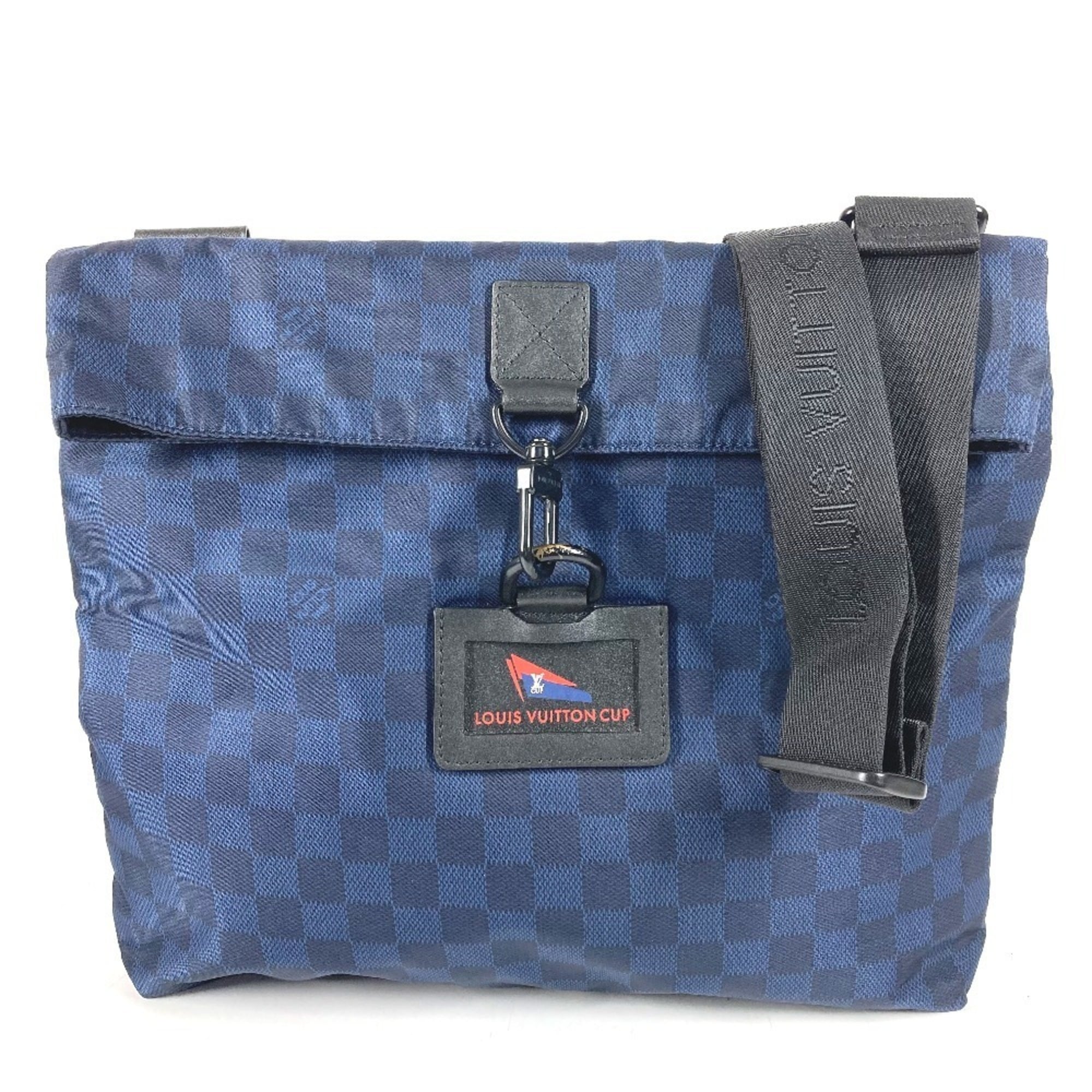 Louis Vuitton Blue Nylon Shoulder Bag (Pre-Owned)