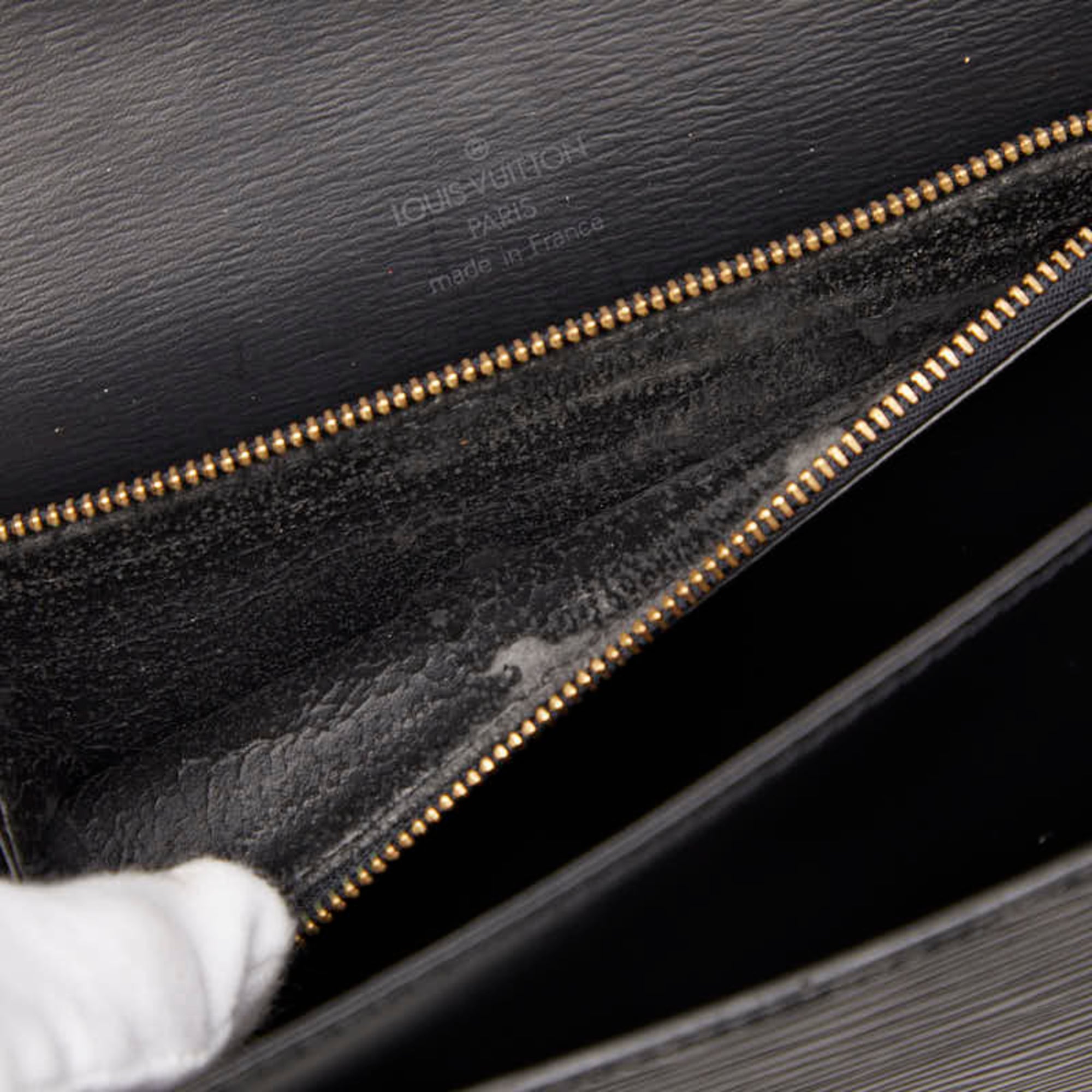 Louis Vuitton Black Noir Leather Shoulder Bag (Pre-Owned)