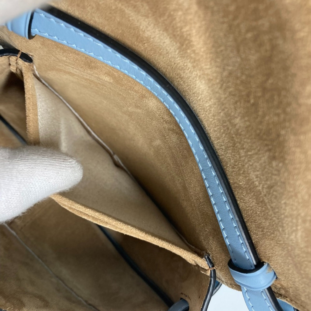Loewe Blue Leather Shoulder Bag (Pre-Owned)