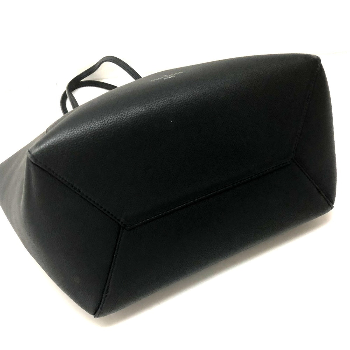 Louis Vuitton Black Leather Shoulder Bag (Pre-Owned)