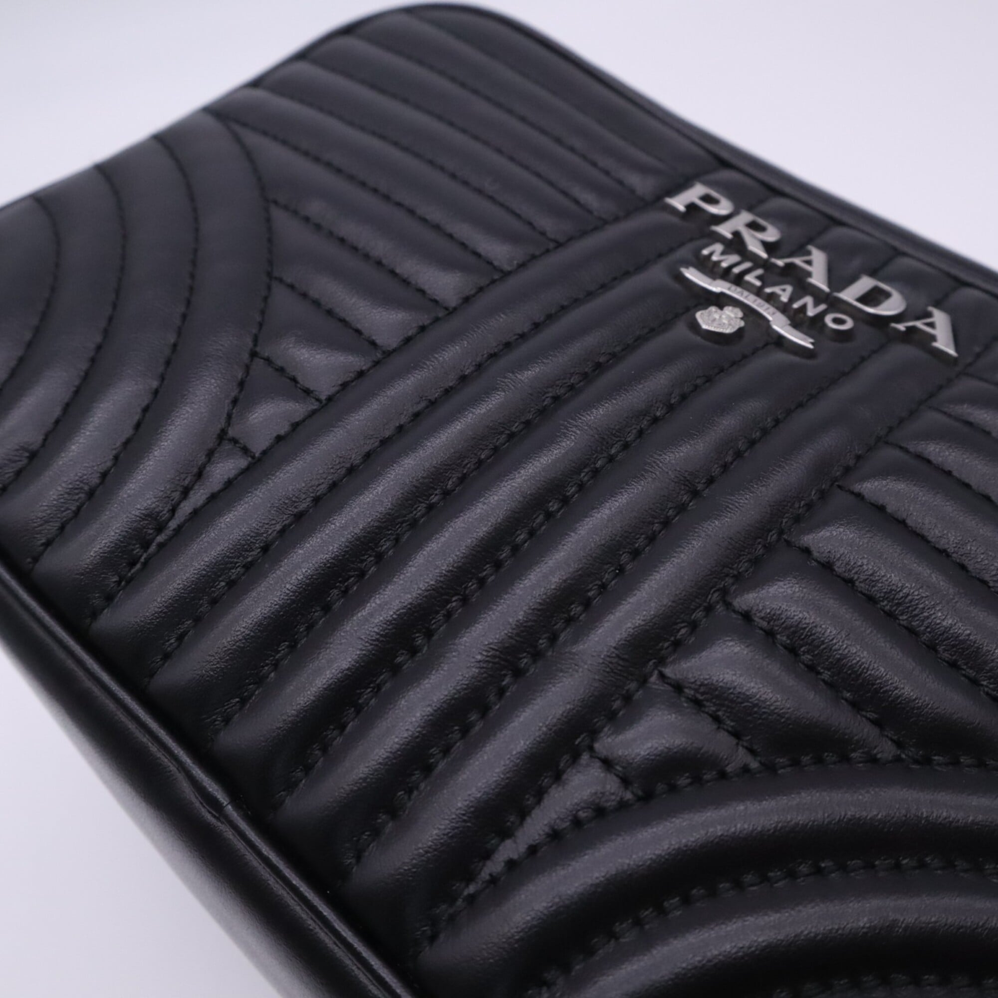 Prada Black Nero Leather Shoulder Bag (Pre-Owned)