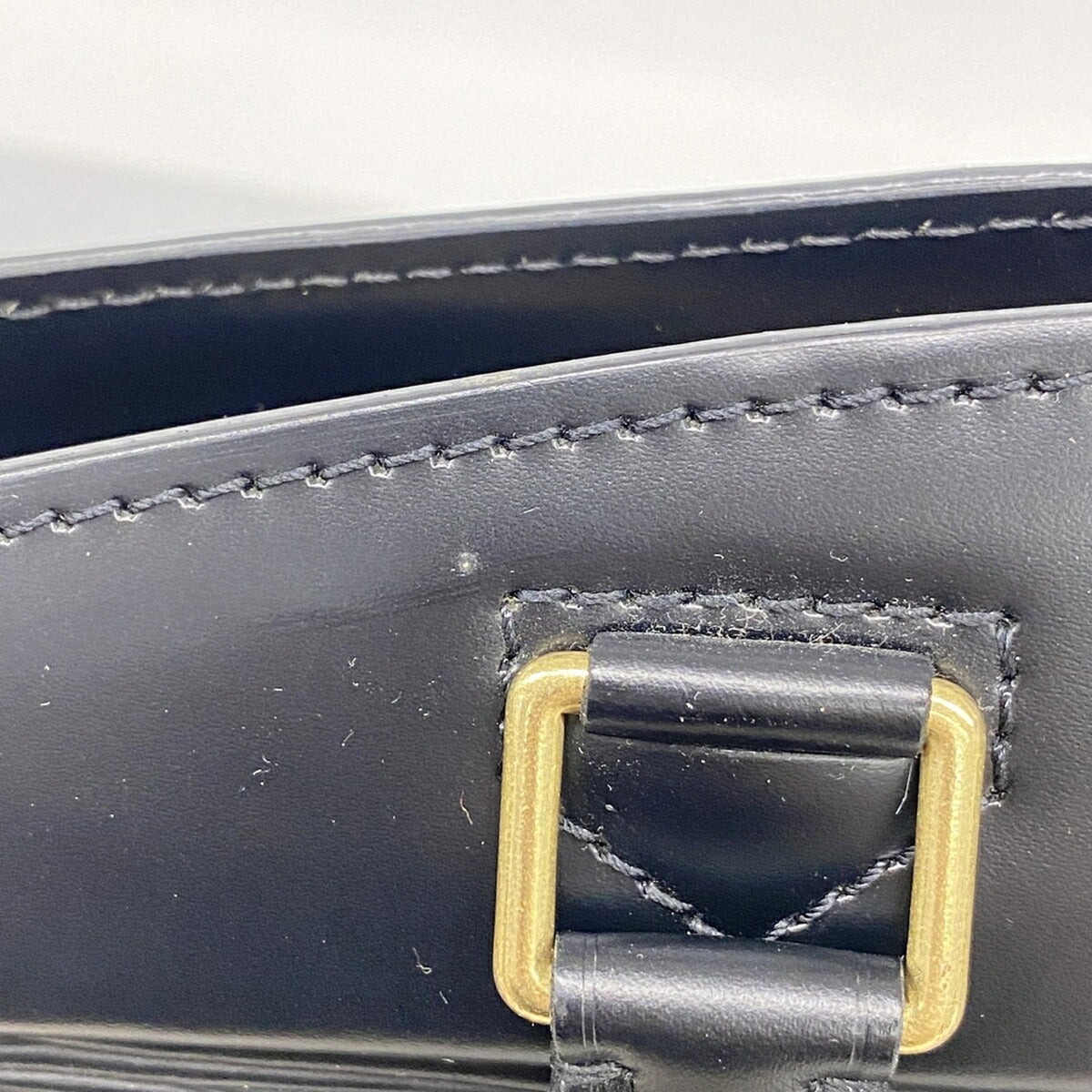 Louis Vuitton Noir Handbag (Pre-Owned)