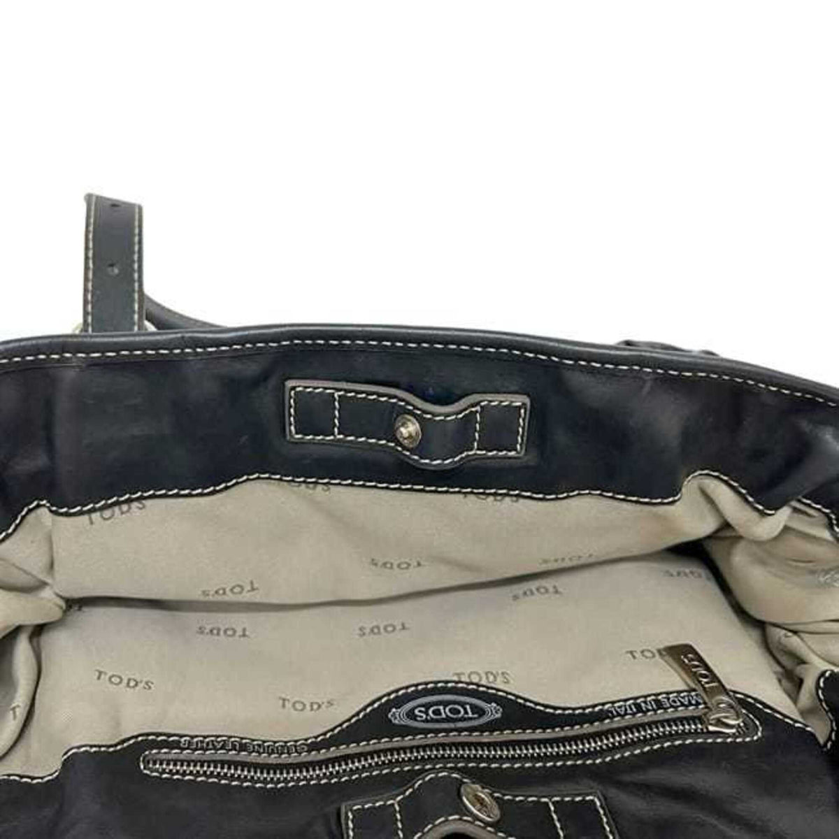 Tod's Black Patent Leather Tote Bag (Pre-Owned)
