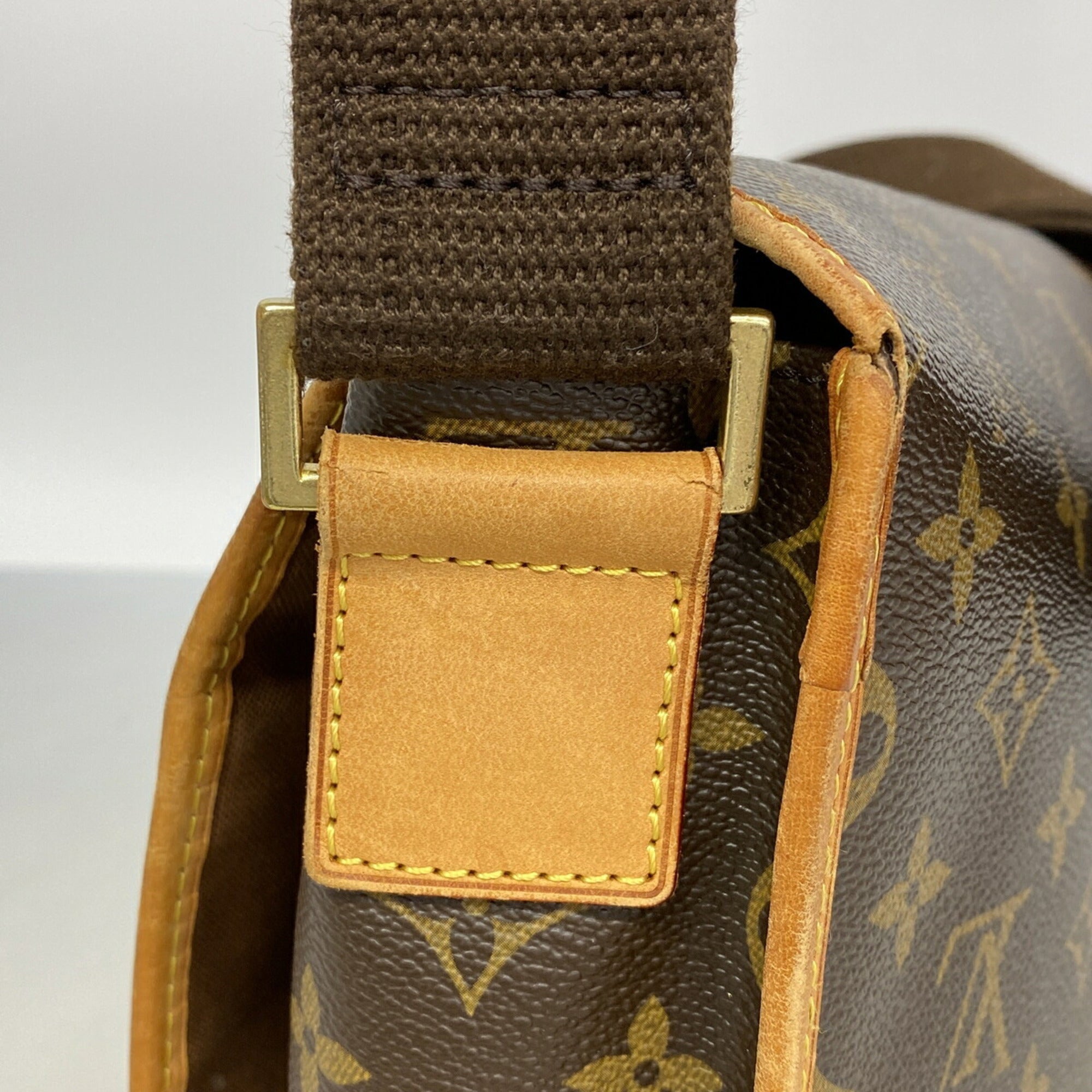 Louis Vuitton Brown Shoulder Bag (Pre-Owned)