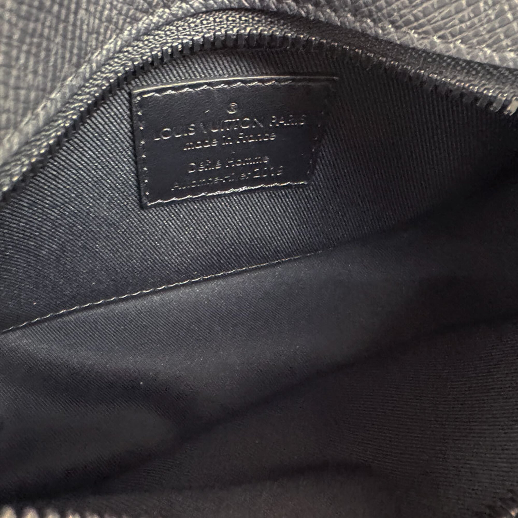 Louis Vuitton Black Multi-Color Taiga Leather Shoulder Bag (Pre-Owned)