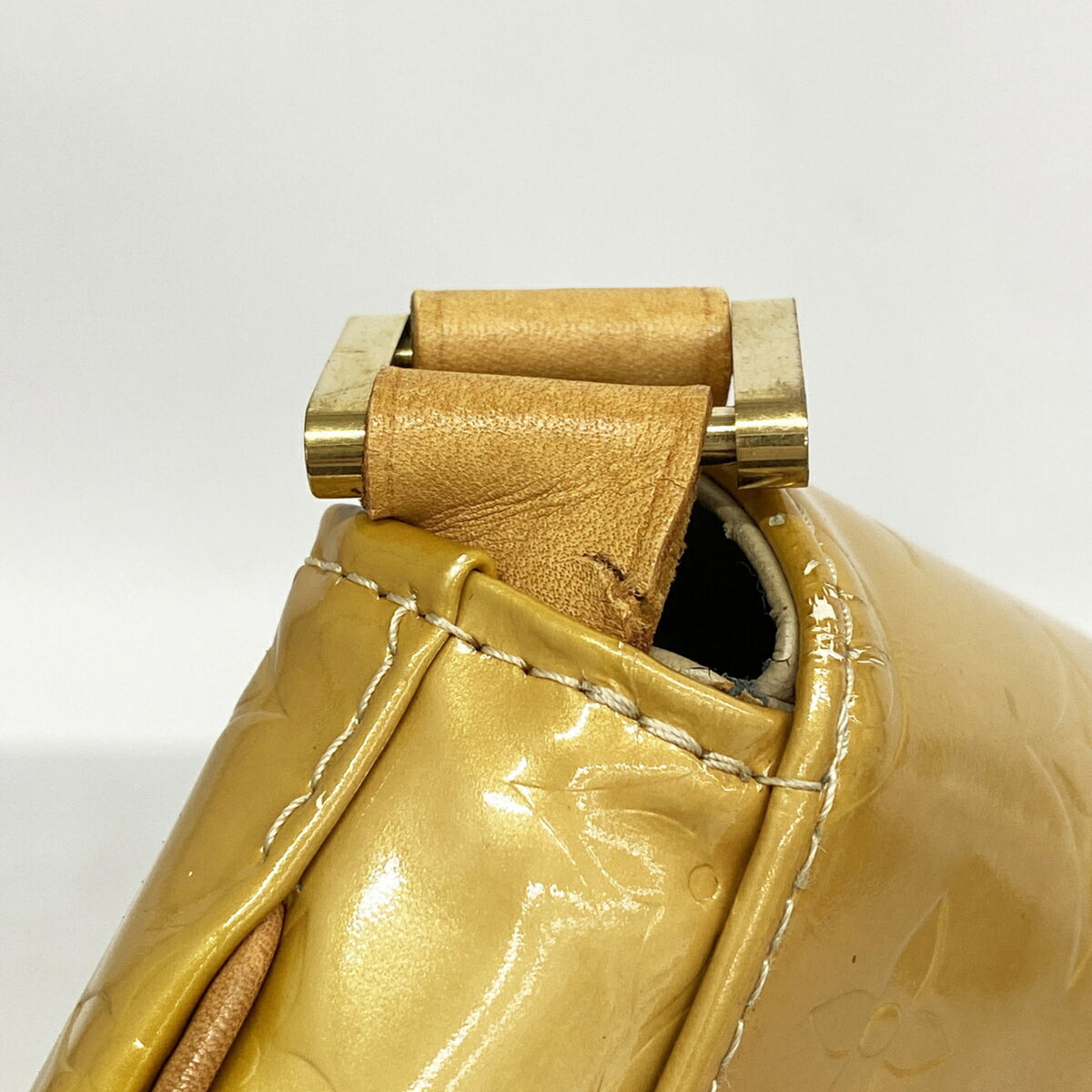 Louis Vuitton Beige Shoulder Bag (Pre-Owned)