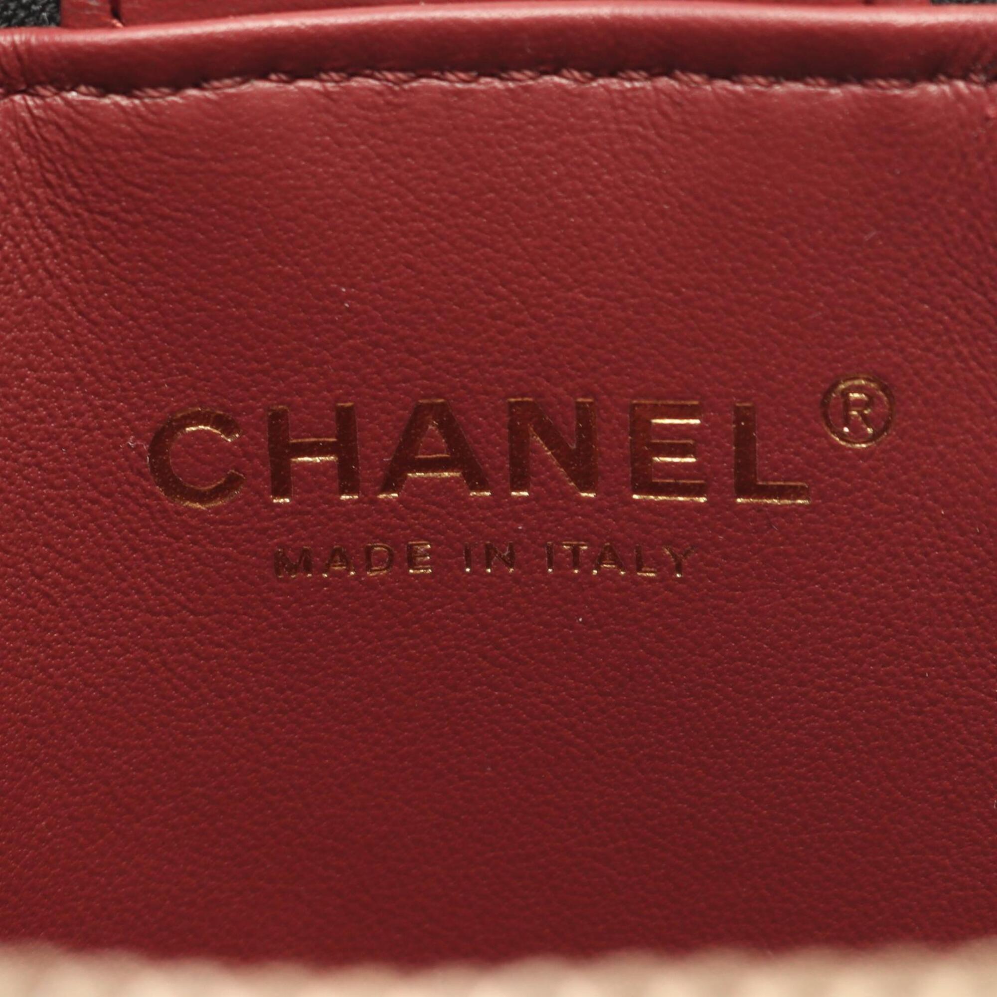 Chanel Black Leather Handbag Shoulder Bag (Pre-Owned)