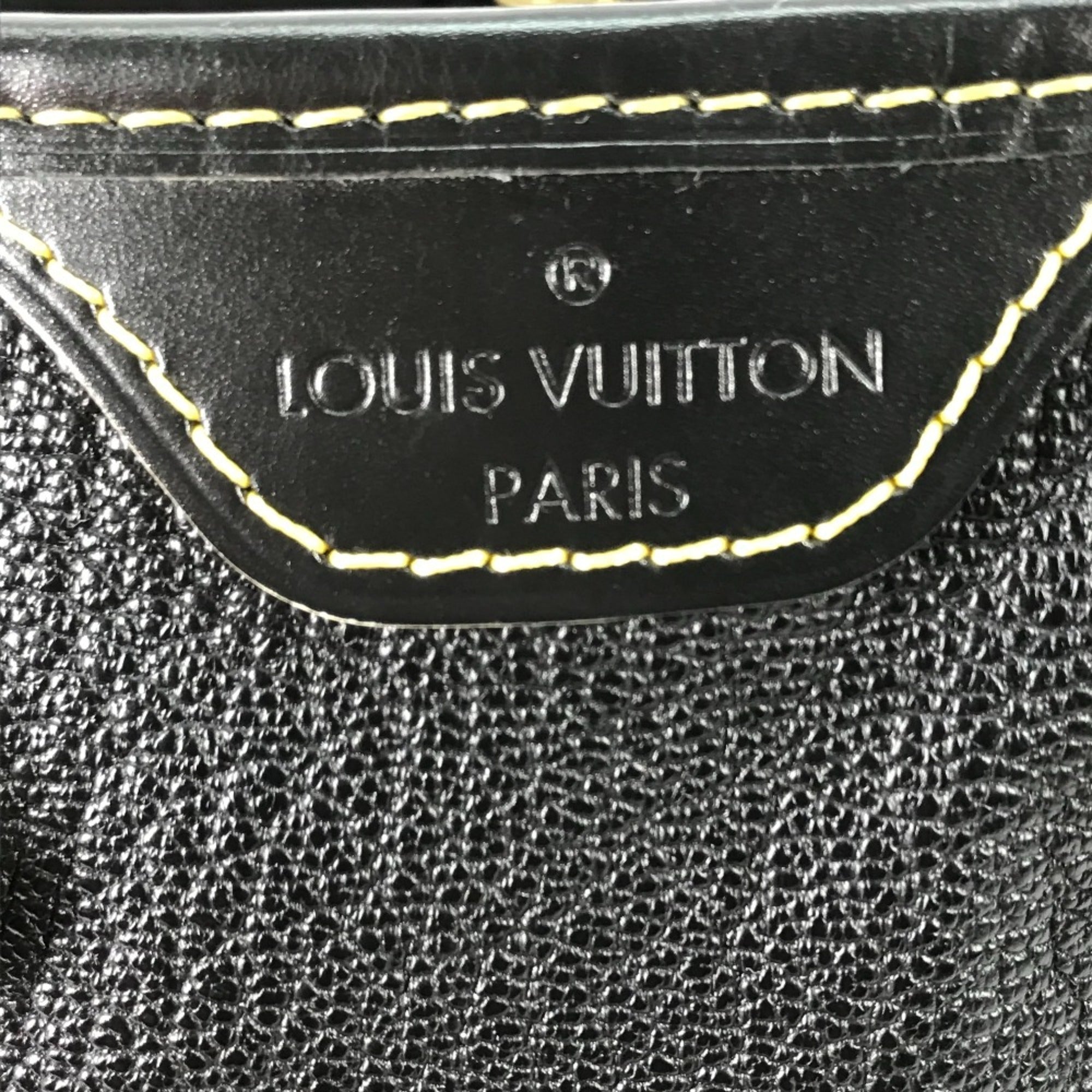 Louis Vuitton Black Leather Handbag (Pre-Owned)