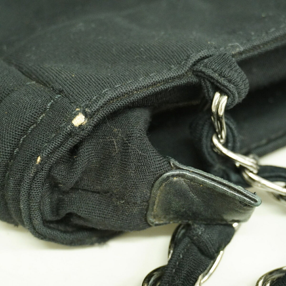 Chanel Black Shoulder Bag (Pre-Owned)