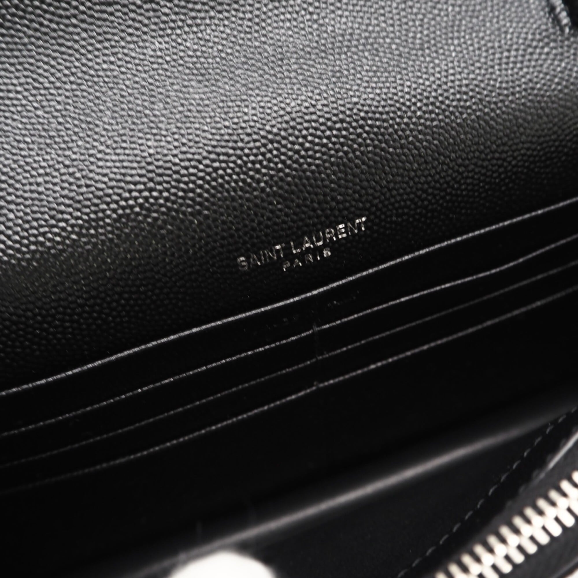 Yves Saint Laurent Black Leather Shoulder Bag (Pre-Owned)