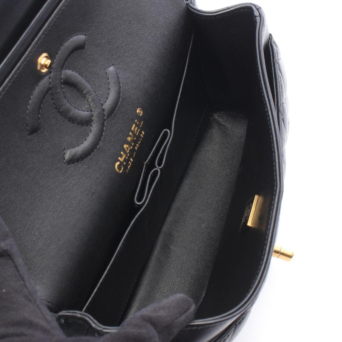 Chanel Black Leather Handbag Shoulder Bag (Pre-Owned)
