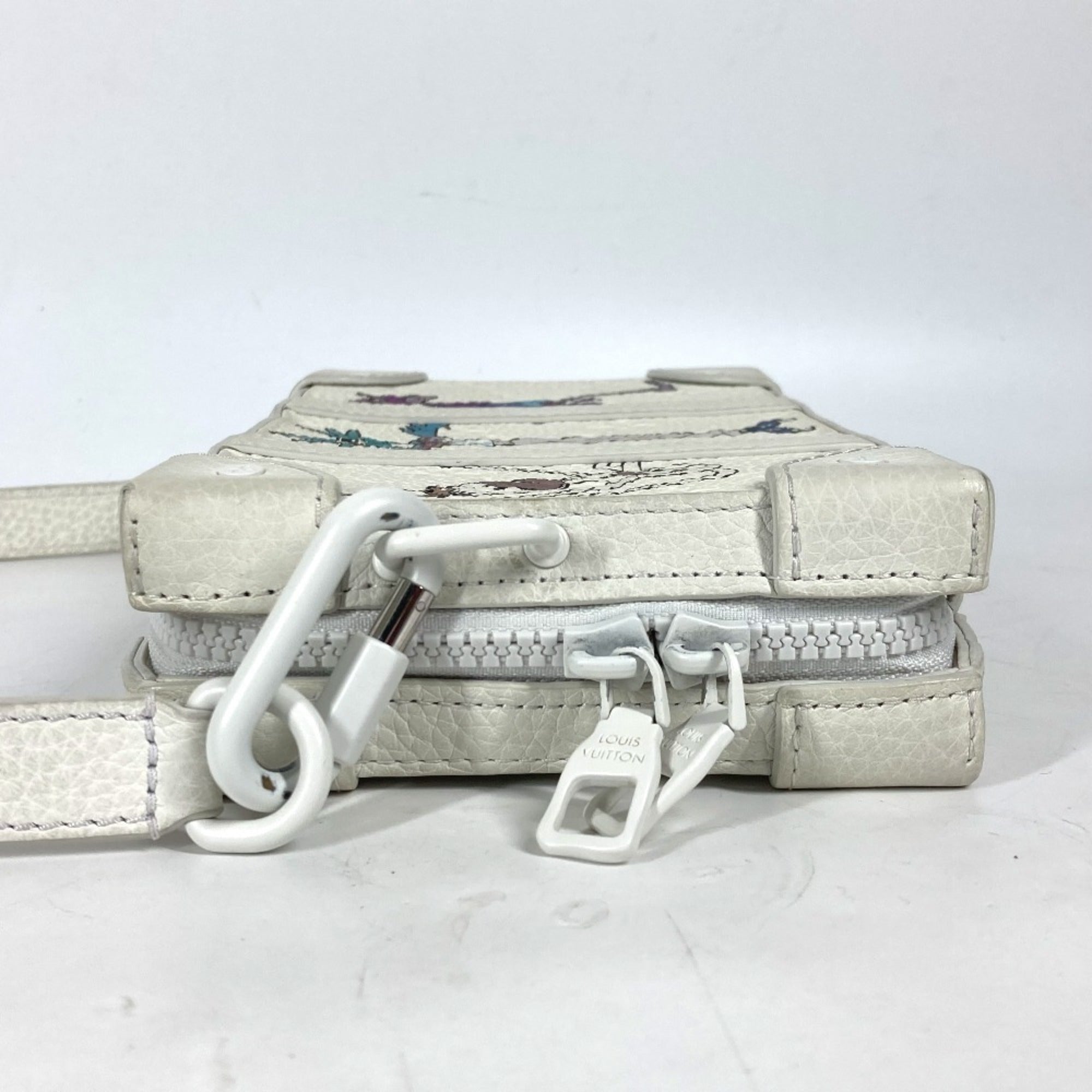 Louis Vuitton White Leather Clutch Bag Shoulder Bag (Pre-Owned)