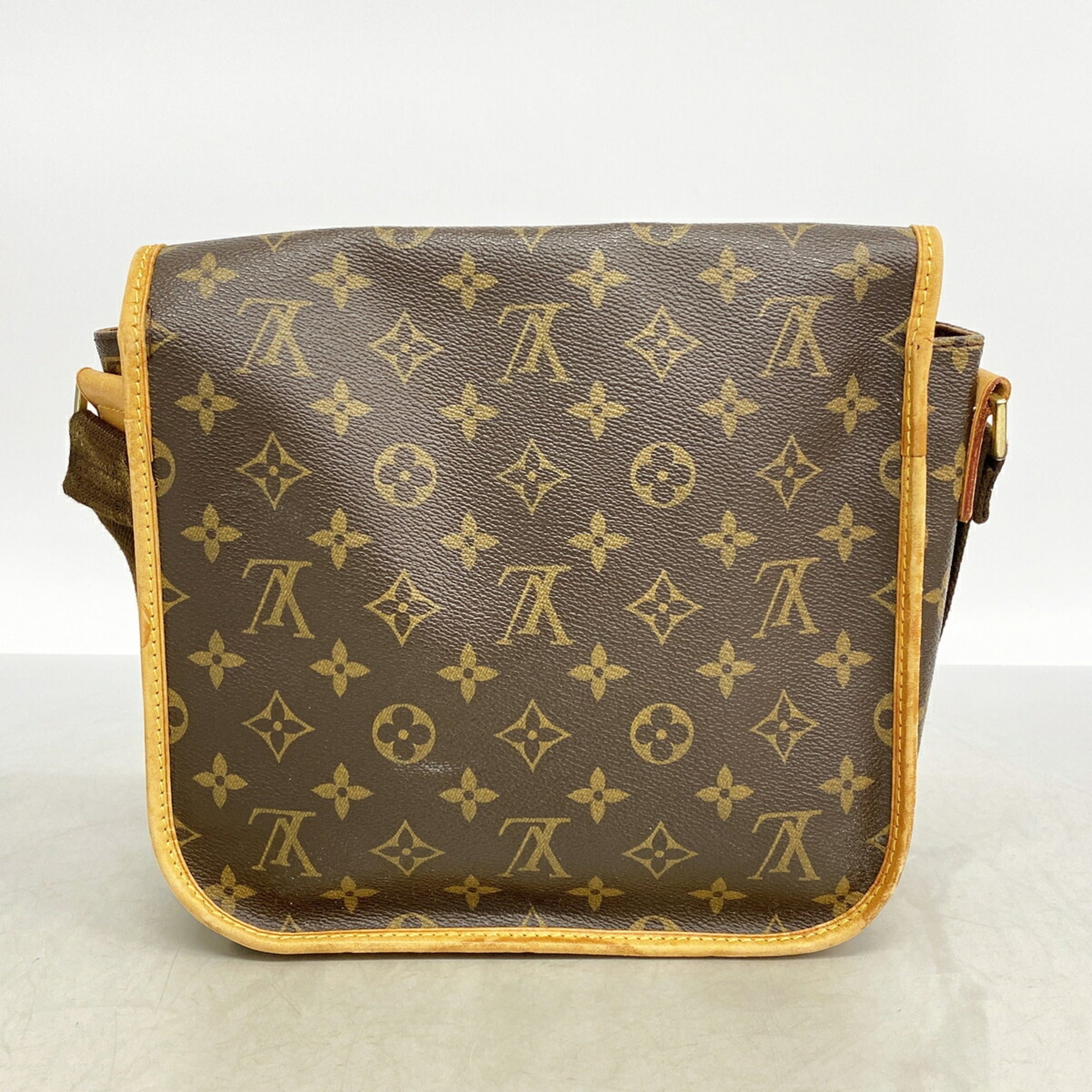Louis Vuitton Brown Shoulder Bag (Pre-Owned)