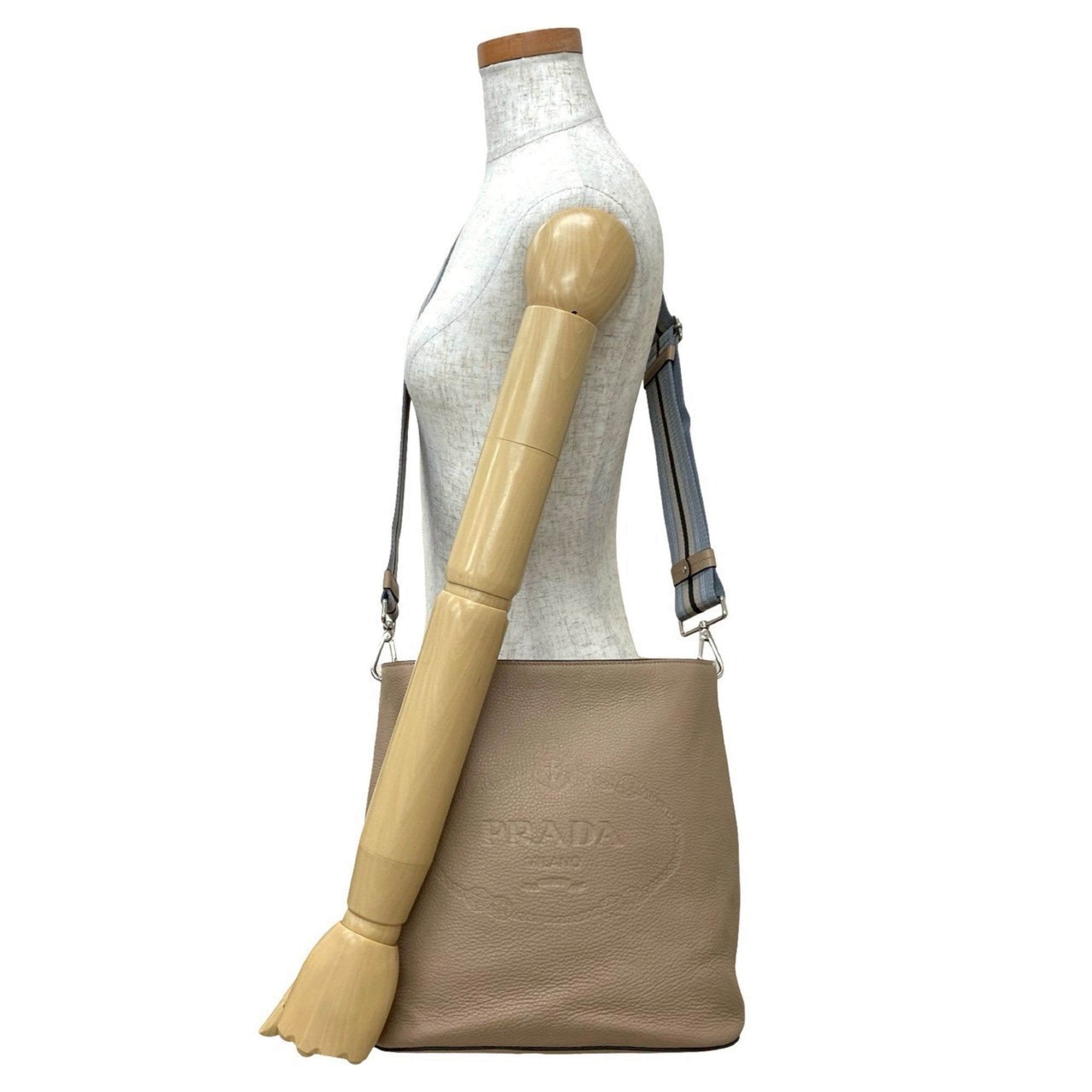 Prada Beige Leather Pochette Shoulder Bag (Pre-Owned)