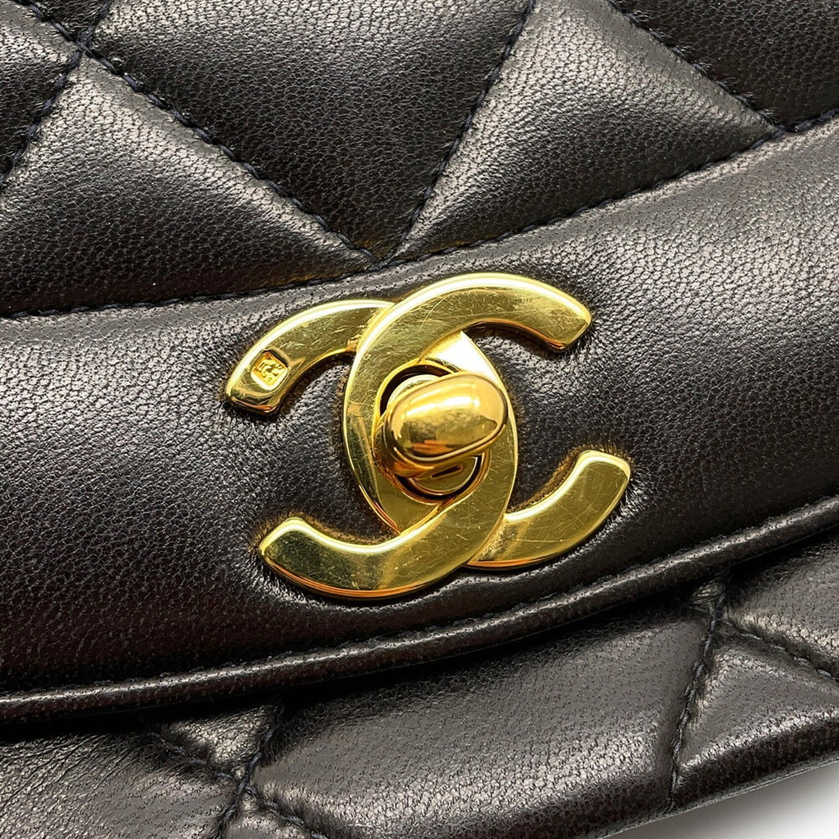 Chanel Matelasse Dark Brown Leather Handbag Shoulder Bag (Pre-Owned)