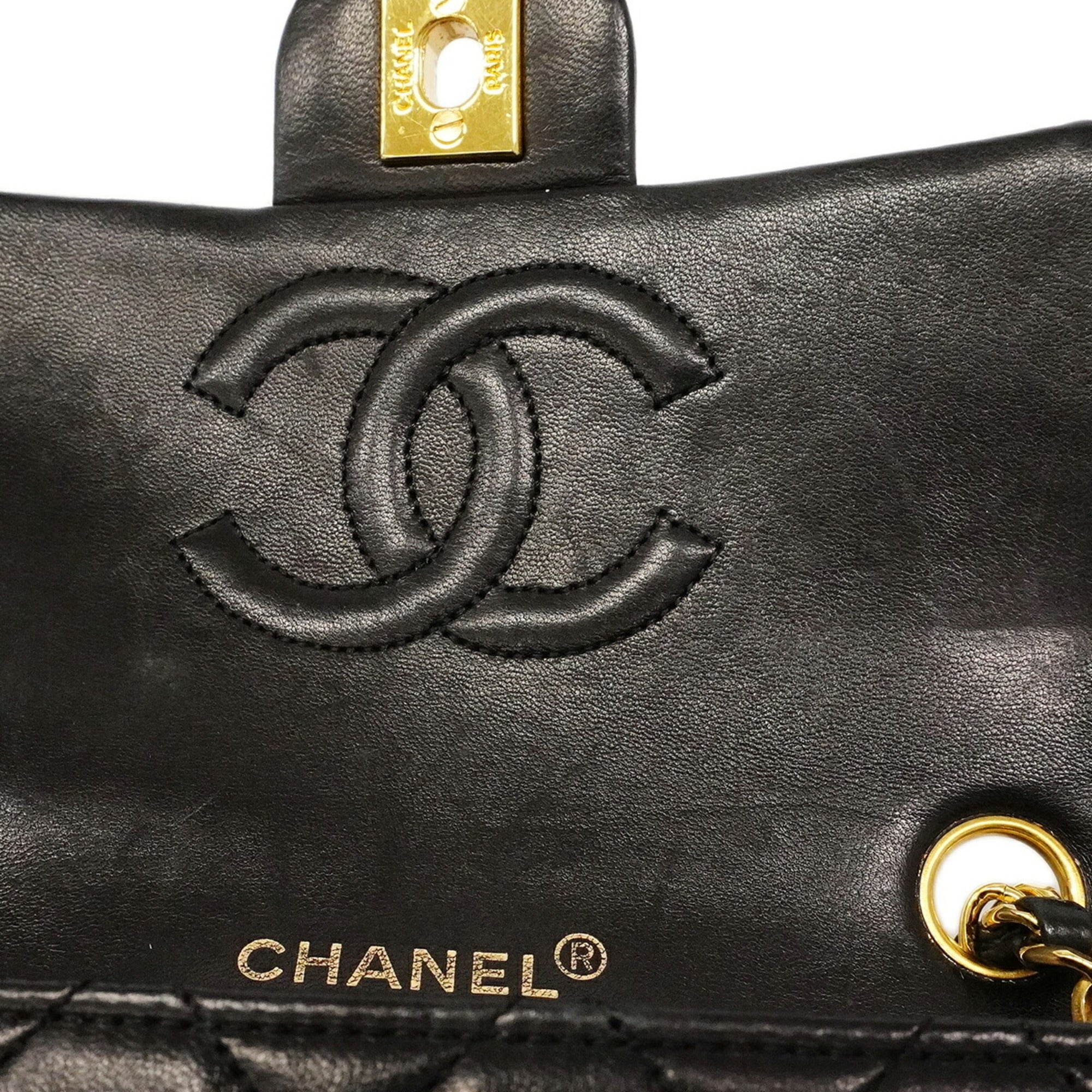 Chanel Black Leather Shoulder Bag (Pre-Owned)