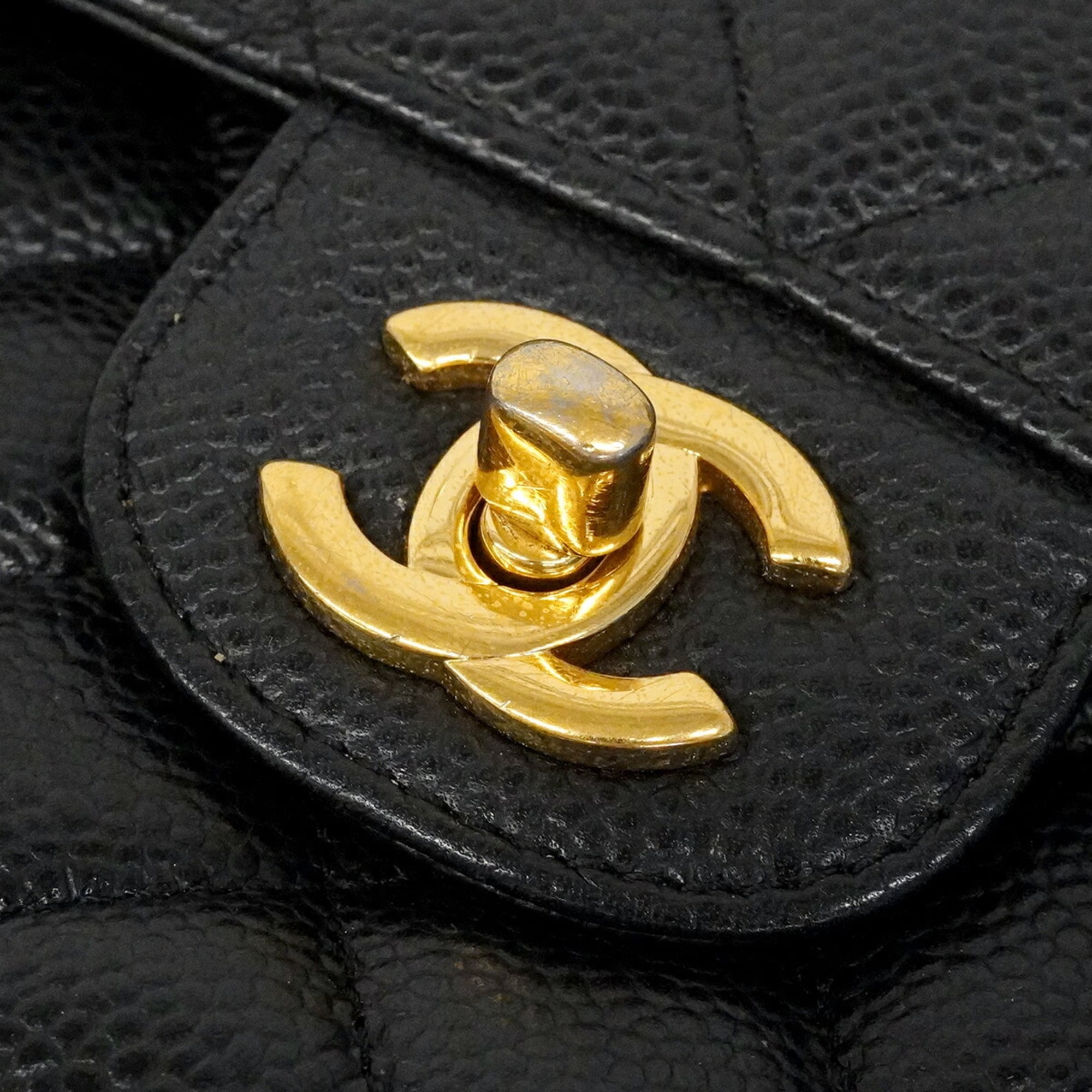 Chanel Black Grained Calfskin Shoulder Bag (Pre-Owned)