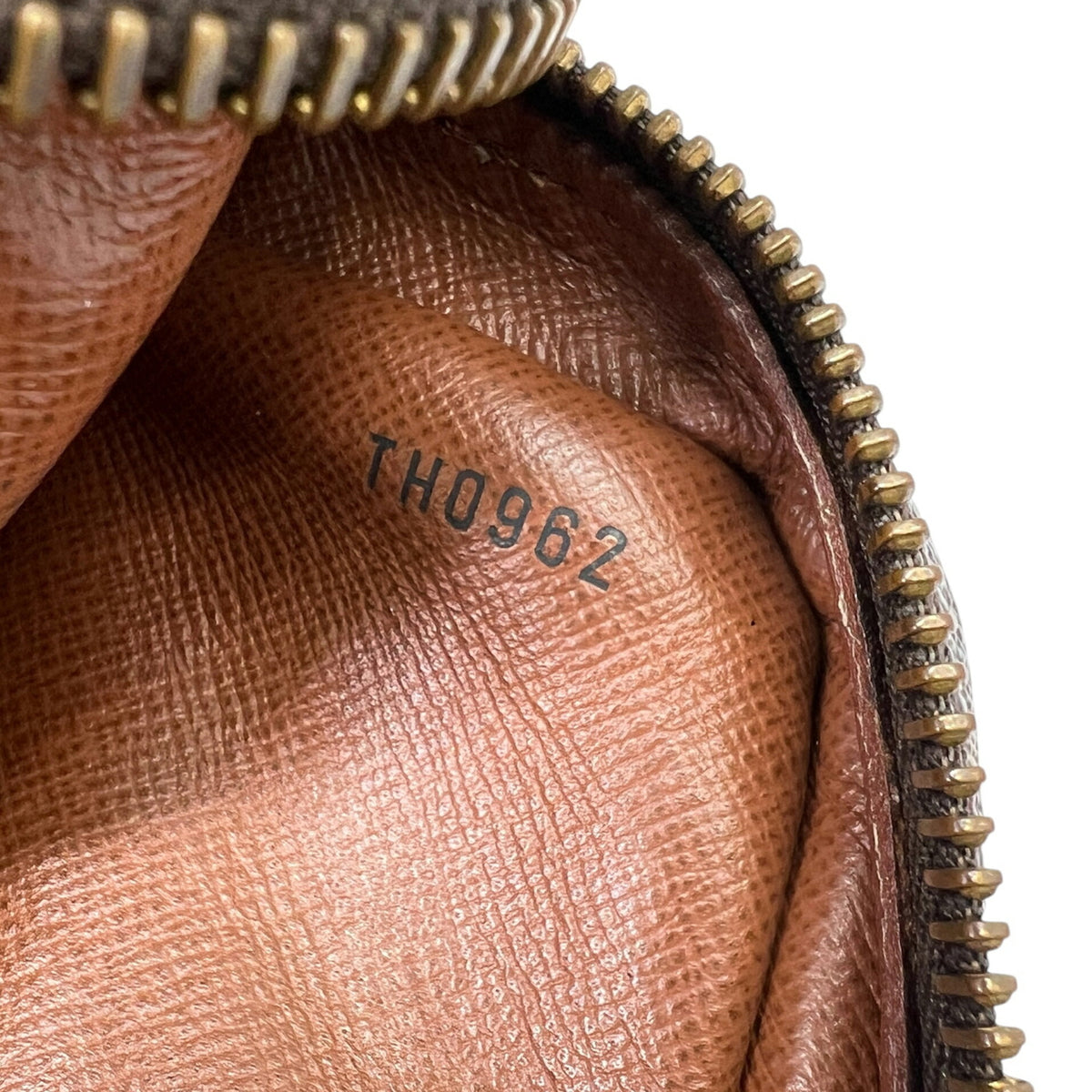 Louis Vuitton Brown Monogram Monogram Shoulder Bag (Pre-Owned)