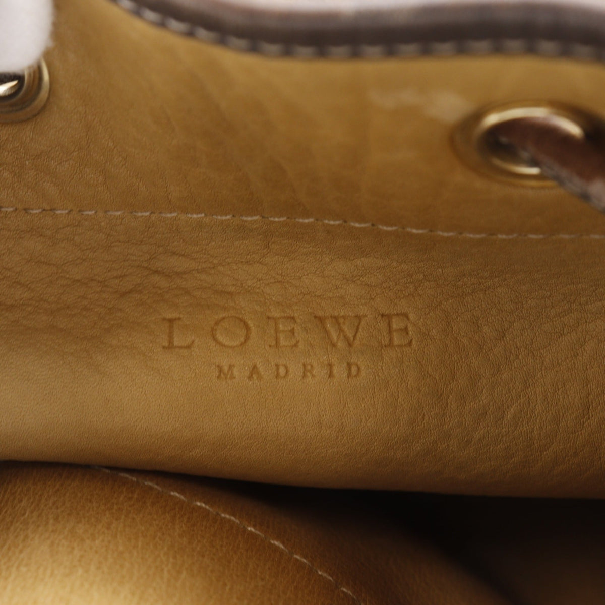 Loewe Beige Suede Leather Shoulder Bag (Pre-Owned)