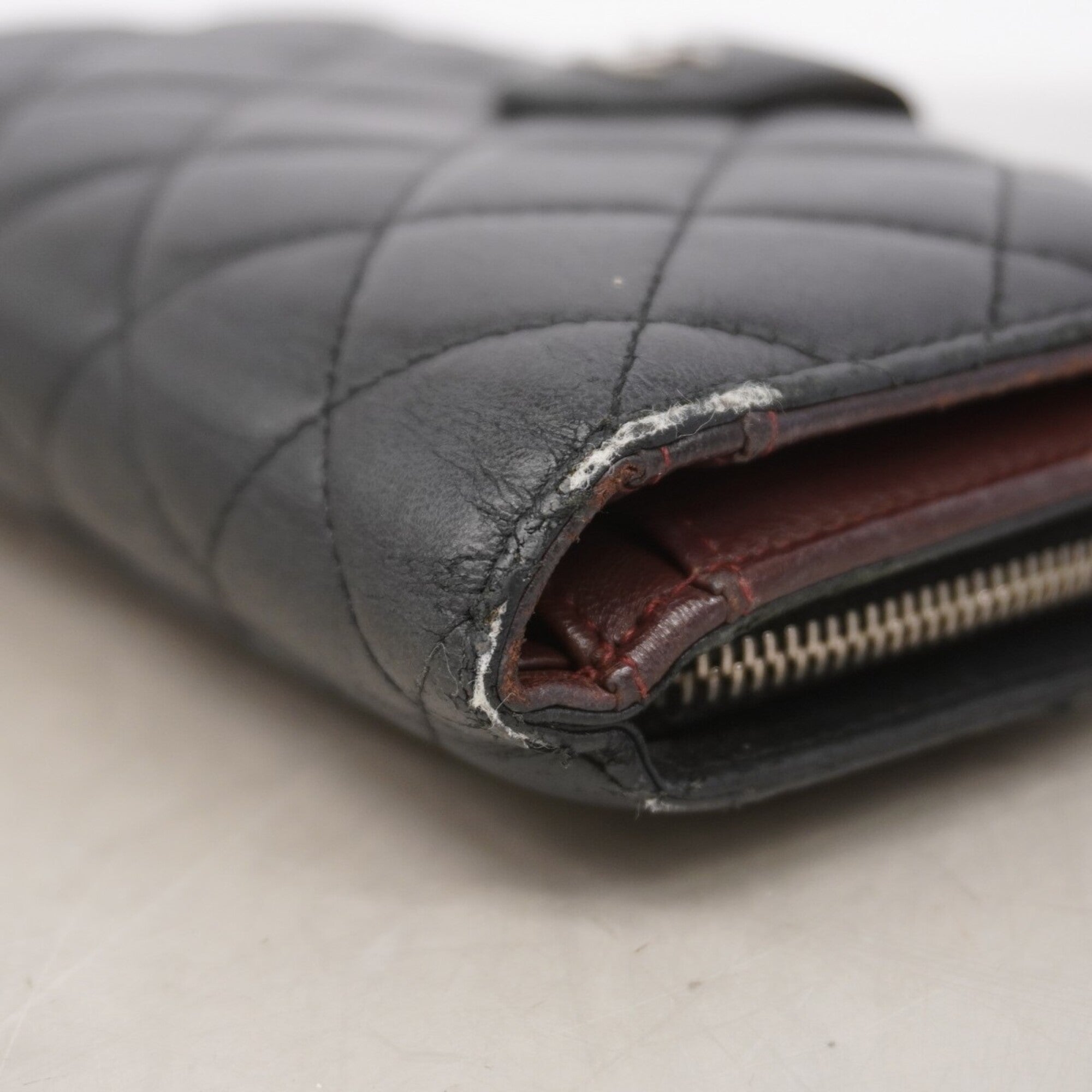 Chanel Black Leather Wallet (Bi-Fold) (Pre-Owned)