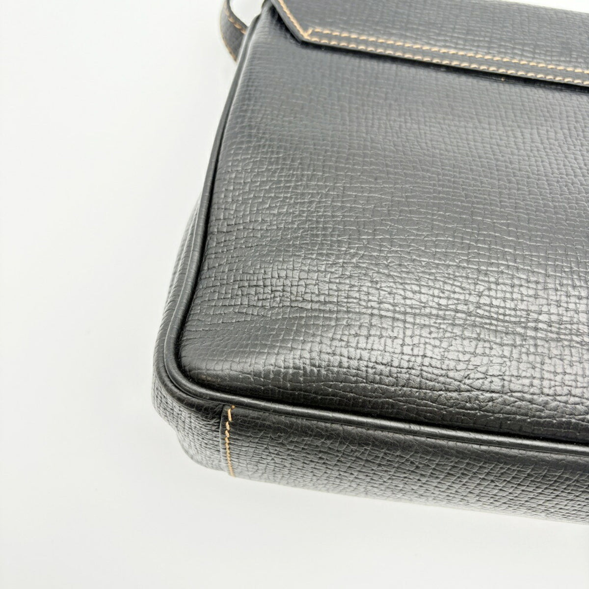 Loewe Black Leather Shoulder Bag (Pre-Owned)