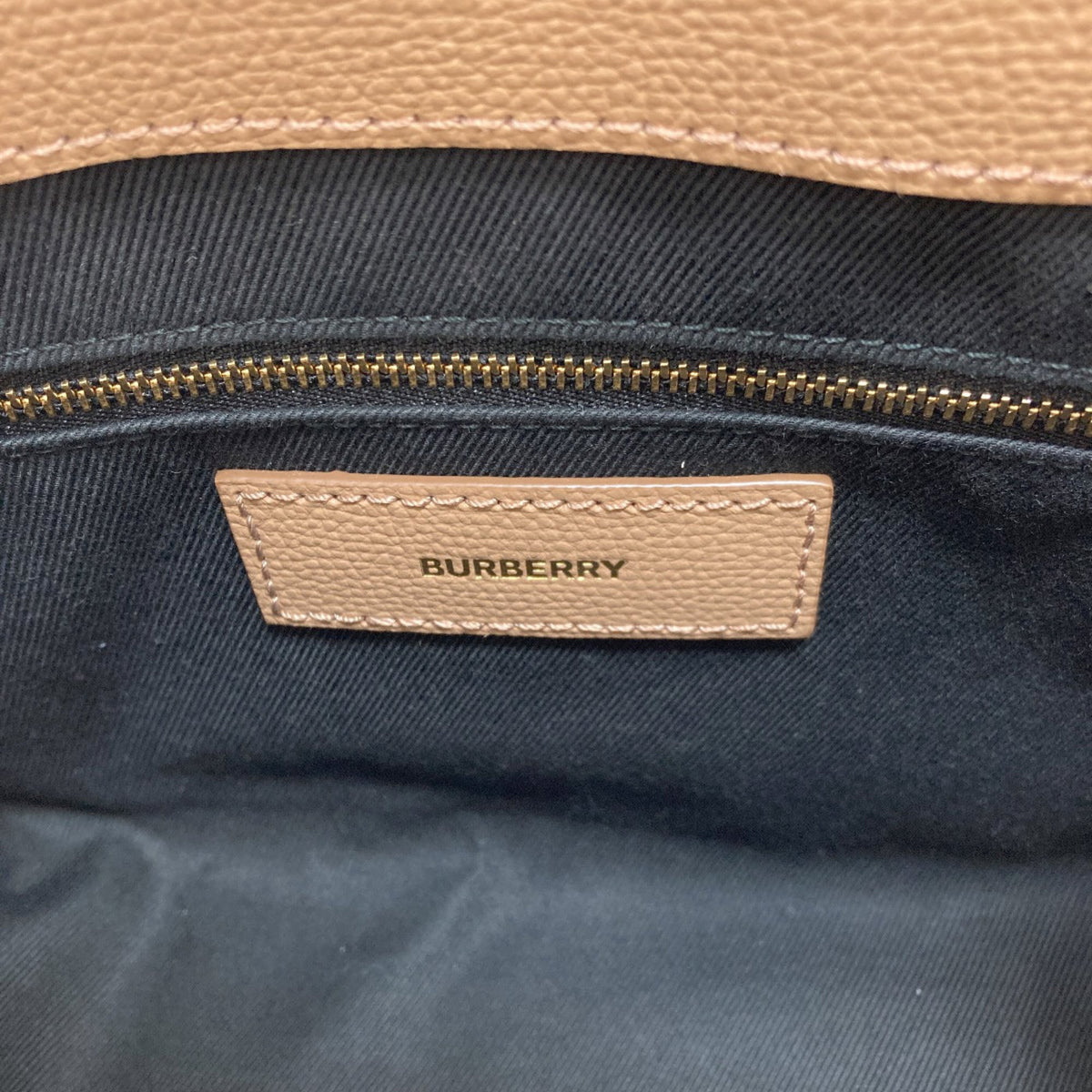 Burberry Brown Leather Handbag (Pre-Owned)