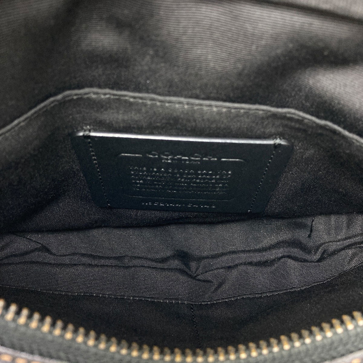 Coach Black Leather Shoulder Bag (Pre-Owned)