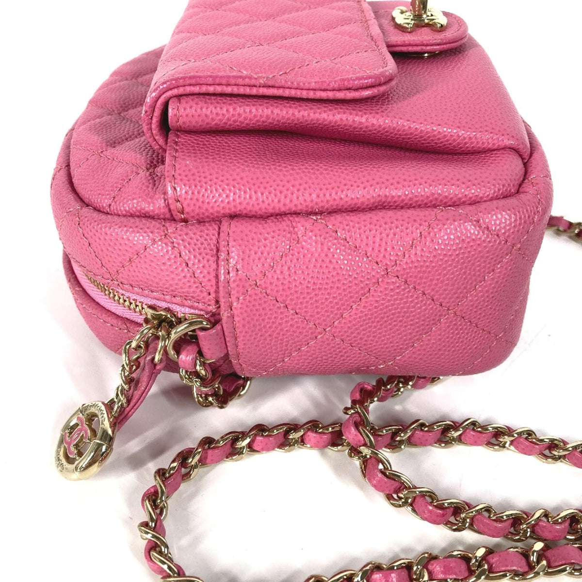 Chanel Pink Leather Shoulder Bag (Pre-Owned)