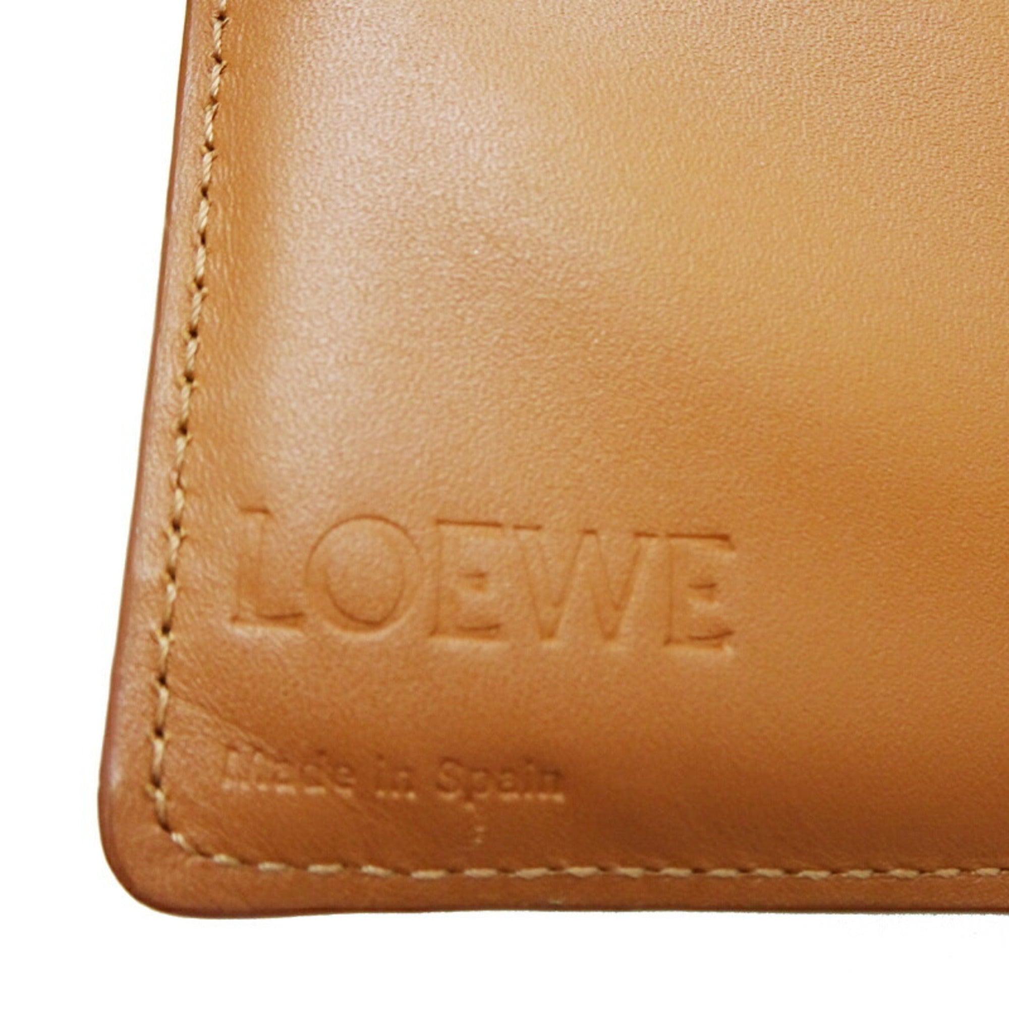 Loewe Grayish White Leather Wallet (Bi-Fold) (Pre-Owned)