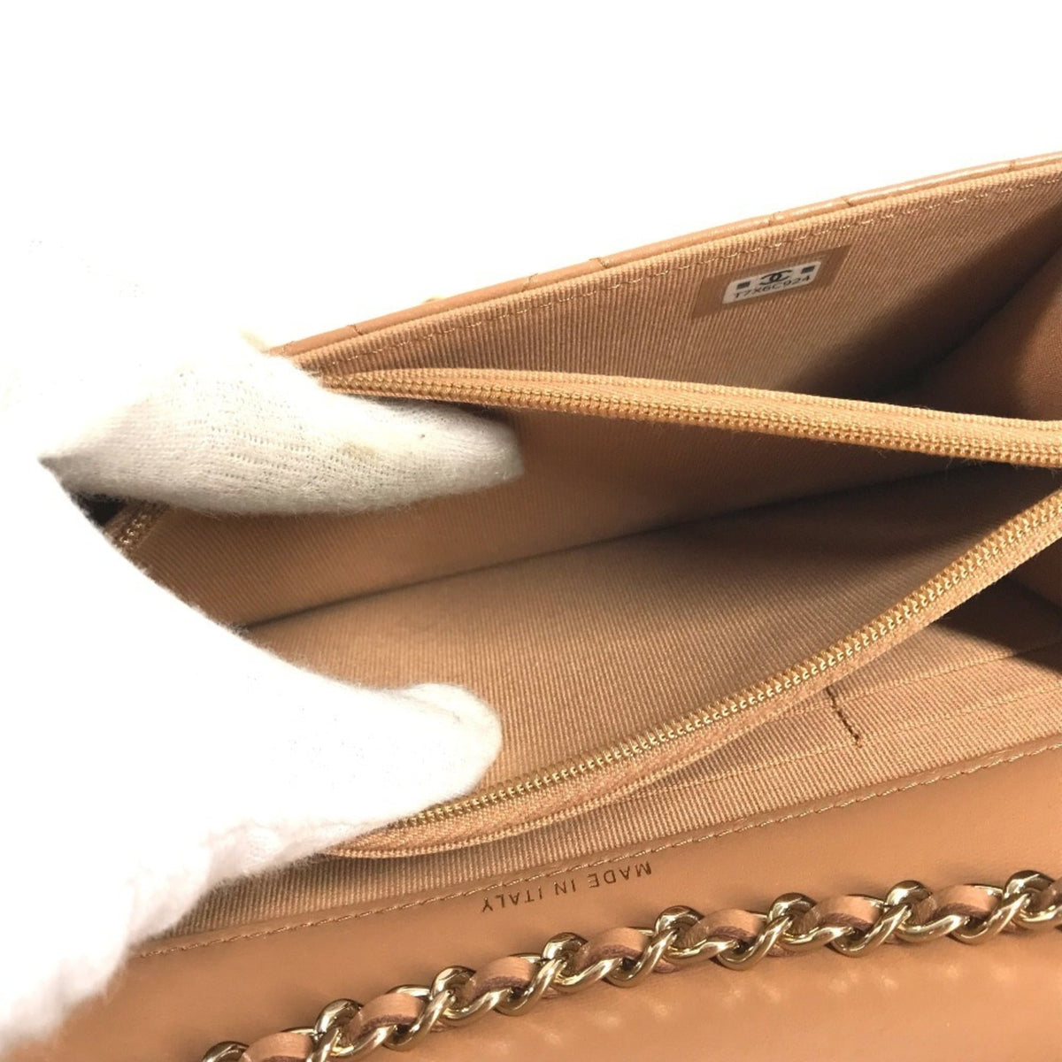 Chanel Light Brown Leather Handbag Shoulder Bag (Pre-Owned)
