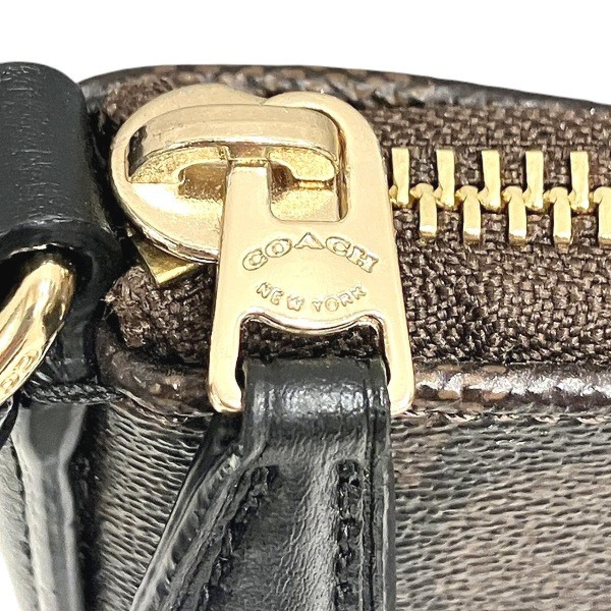 Coach Signature Brown Pvc Shoulder Bag (Pre-Owned)