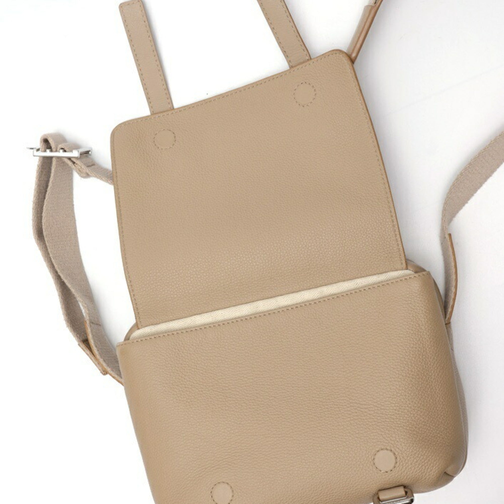 Loewe Beige Leather Messenger Bag Shoulder Bag (Pre-Owned)