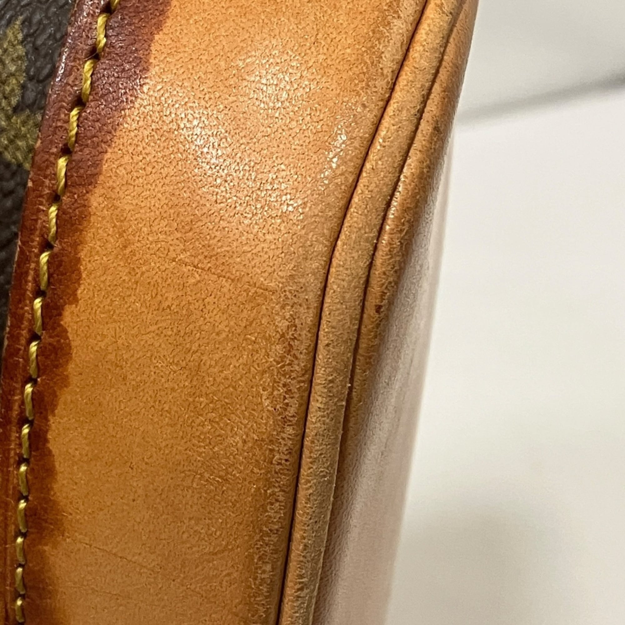Louis Vuitton Brown Monogram Handbag (Pre-Owned)