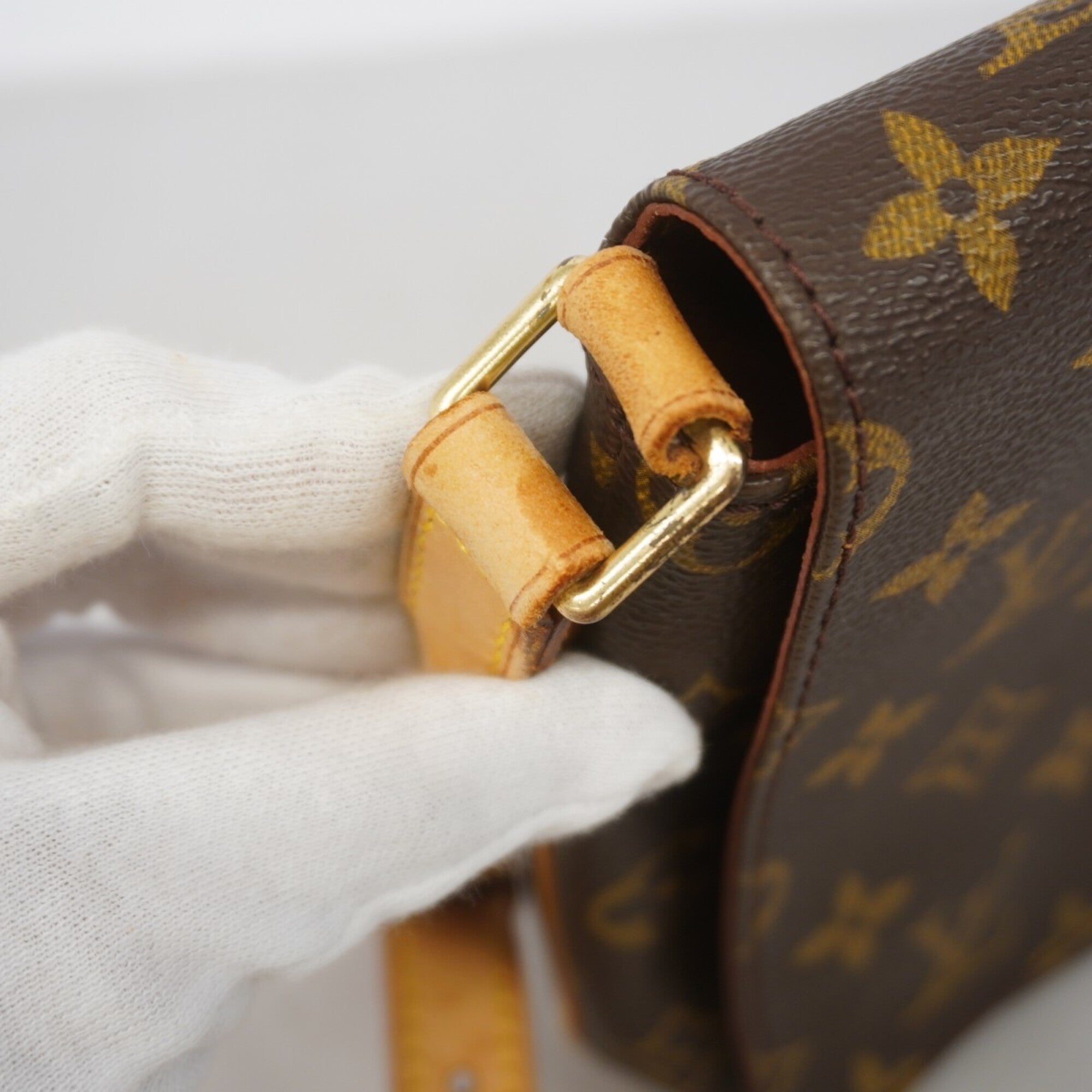 Louis Vuitton Brown Shoulder Bag (Pre-Owned)