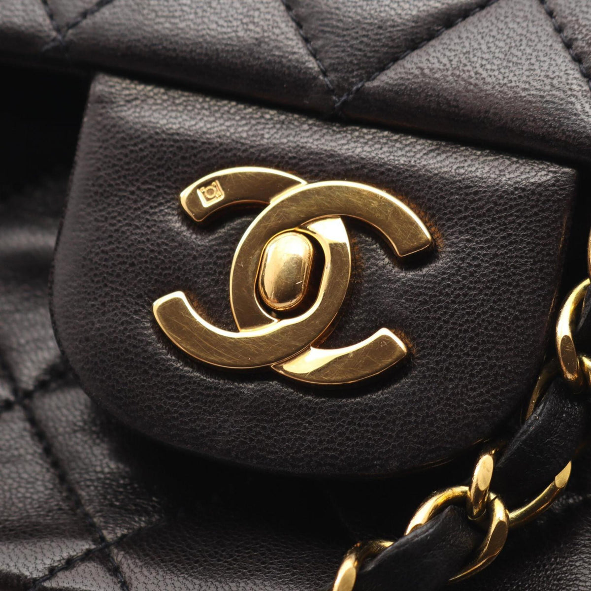 Chanel Black Leather Handbag Shoulder Bag (Pre-Owned)