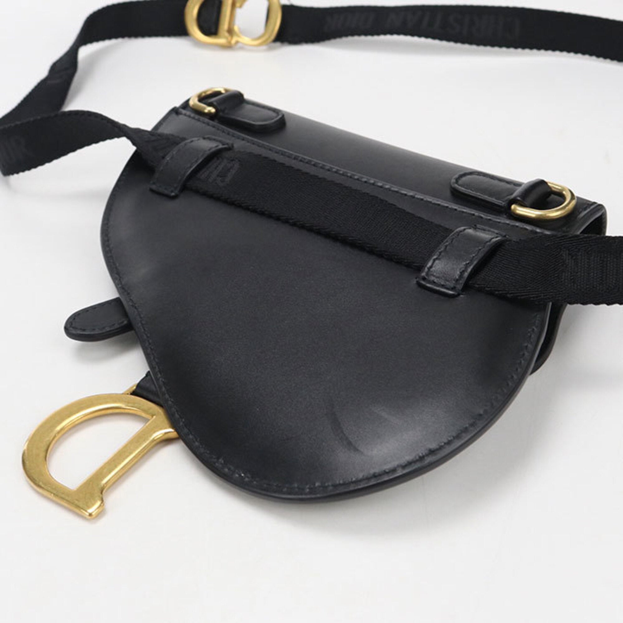 Christian Dior Black Leather Sling Bag (Pre-Owned)