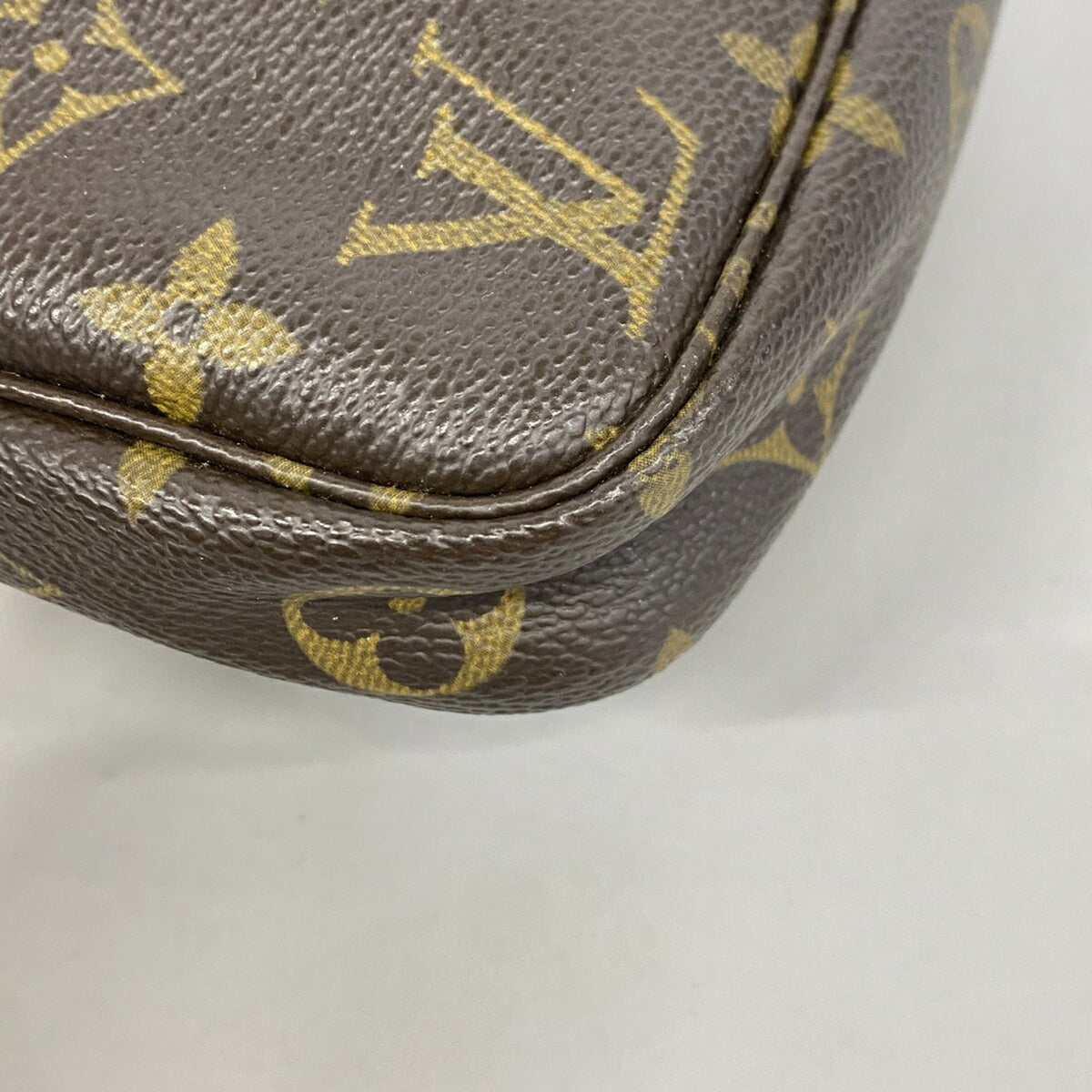 Louis Vuitton Brown Pouch (Pre-Owned)