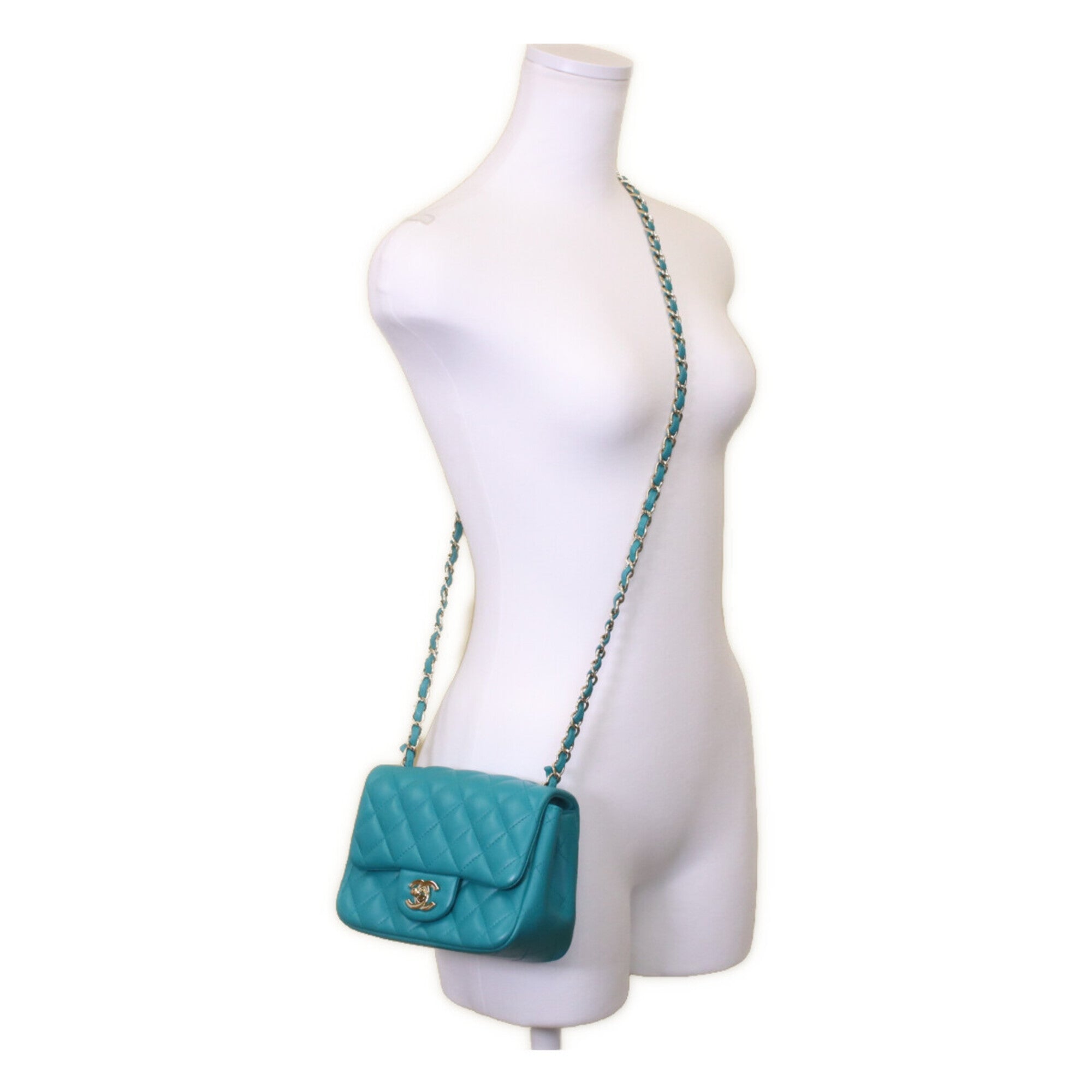 Chanel Emerald Green Leather Shoulder Bag (Pre-Owned)