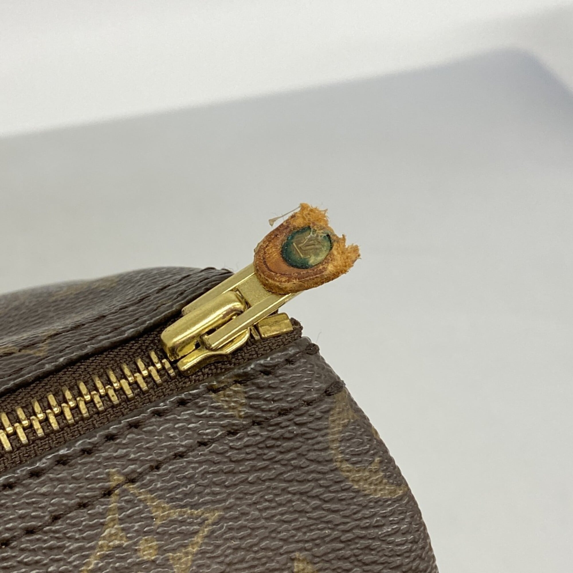 Louis Vuitton Brown Handbag (Pre-Owned)