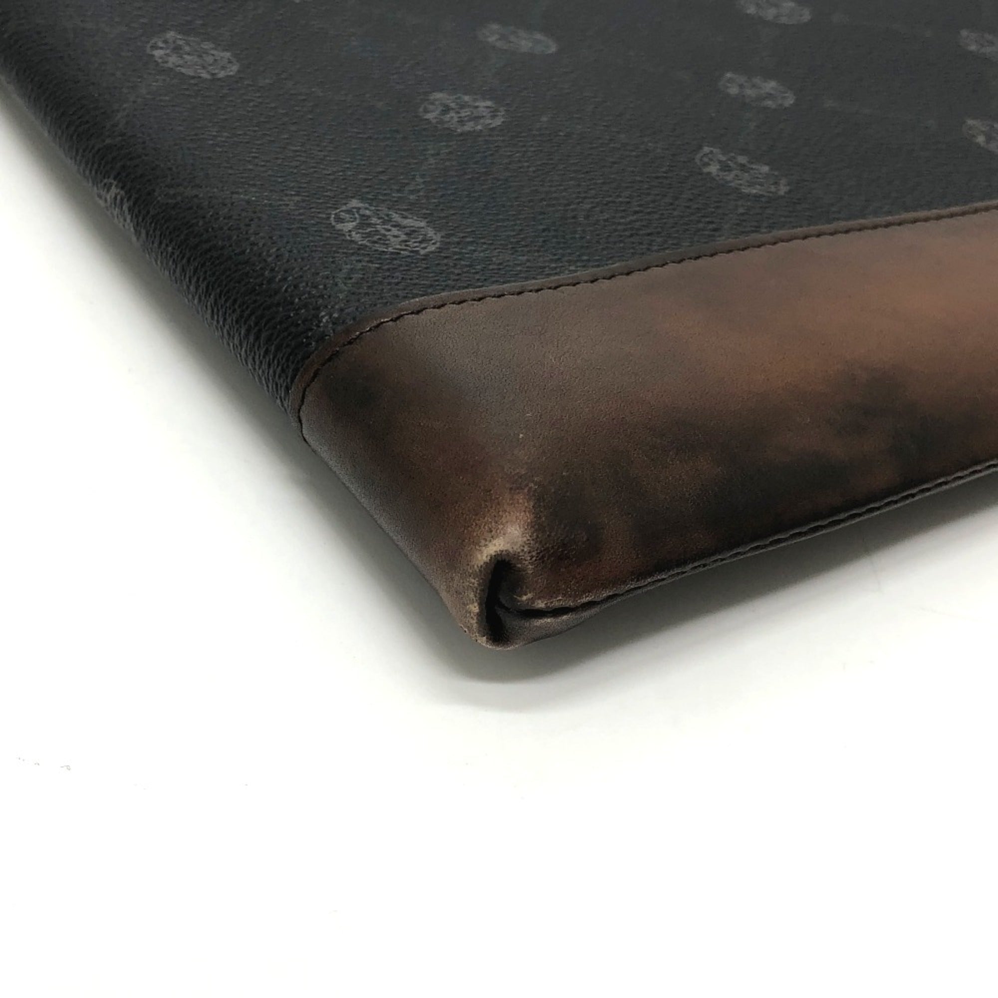 Berluti Black Leather Clutch Bag (Pre-Owned)