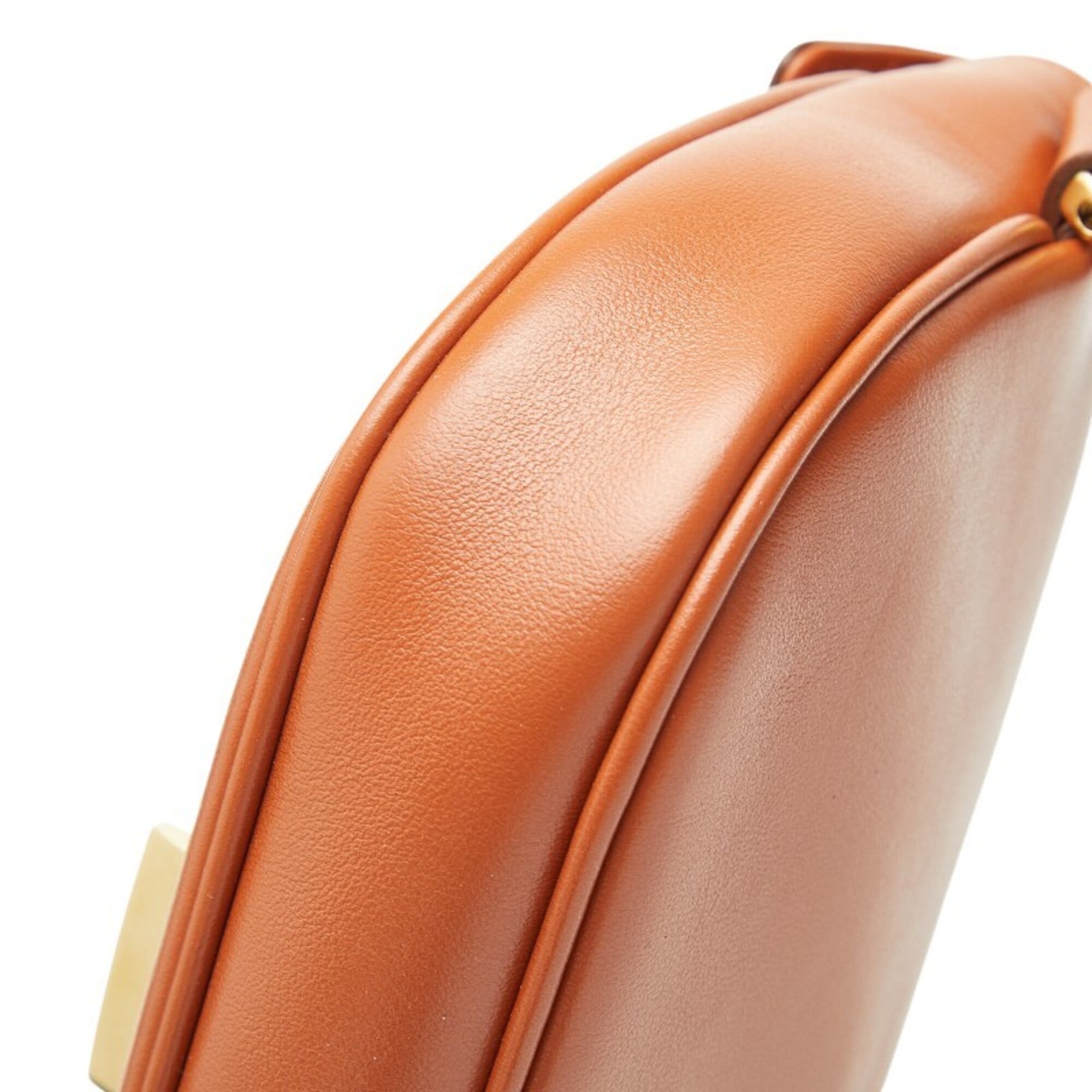 Tod's Brown Leather Shoulder Bag (Pre-Owned)