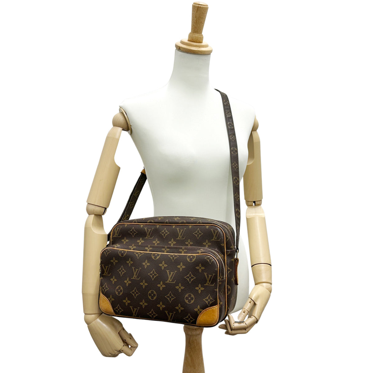 Louis Vuitton Brown Monogram Monogram Shoulder Bag (Pre-Owned)