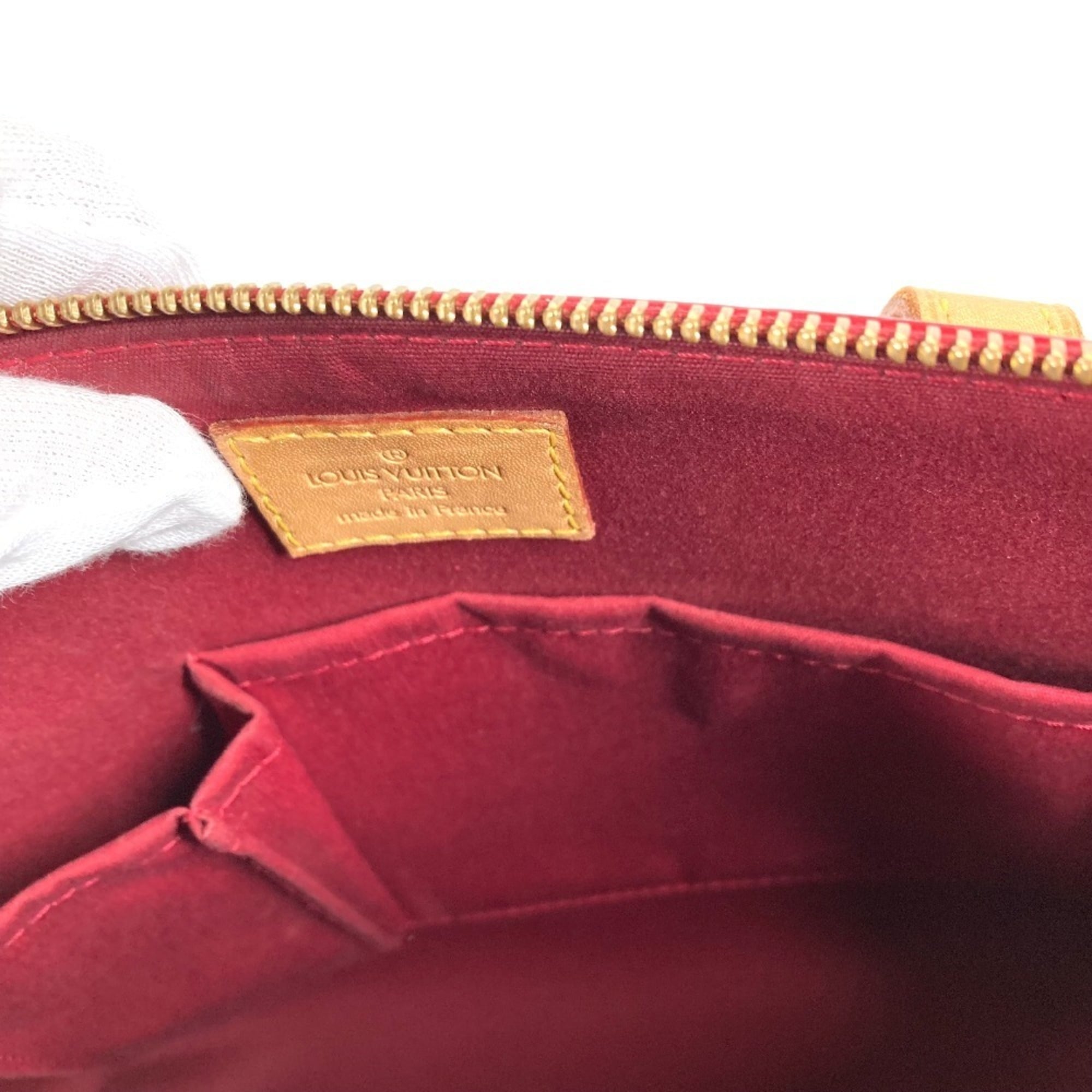 Louis Vuitton Pomme D'amour Red Color Monogram Vernis Canvas Shoulder Bag Tote Bag (Pre-Owned)