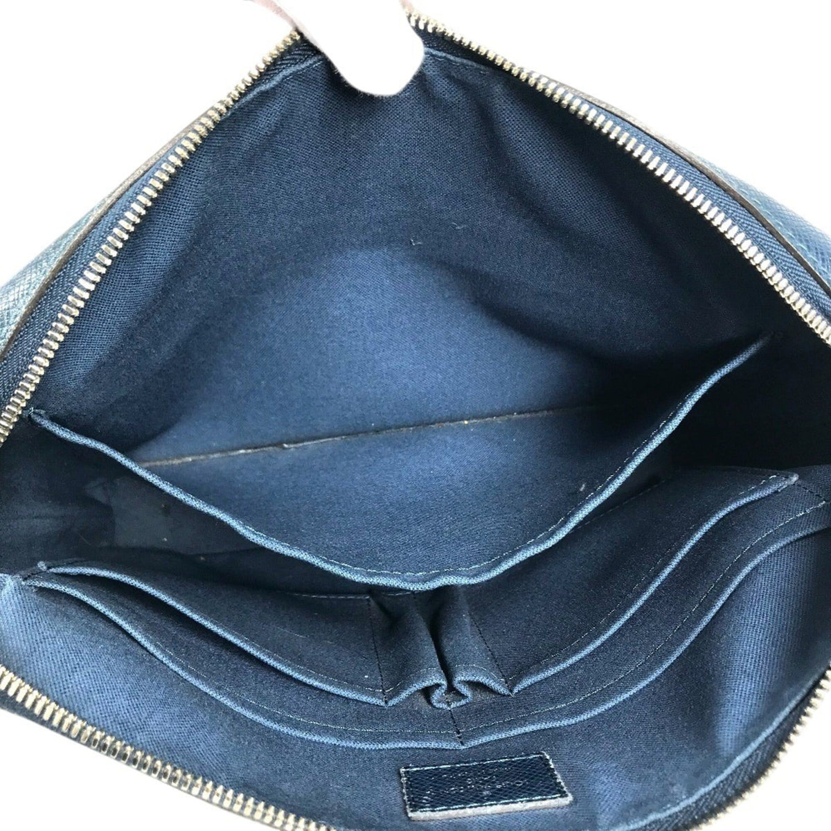 Louis Vuitton Navy Taiga Leather Handbag Messenger Bag Shoulder Bag (Pre-Owned)