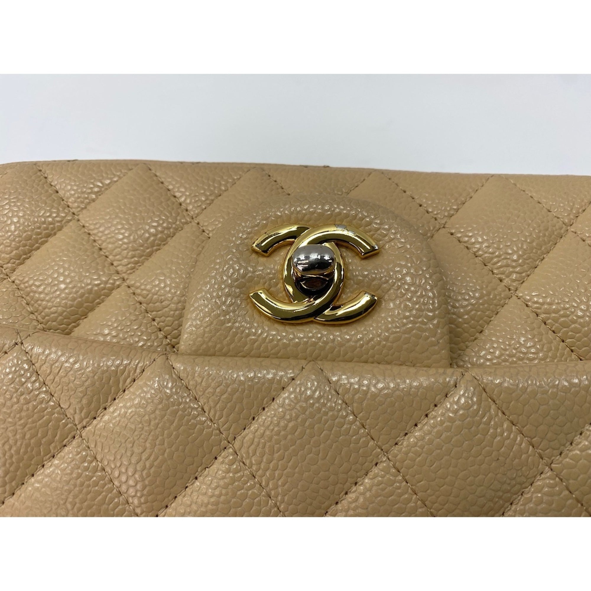 Chanel Beige Shoulder Bag (Pre-Owned)