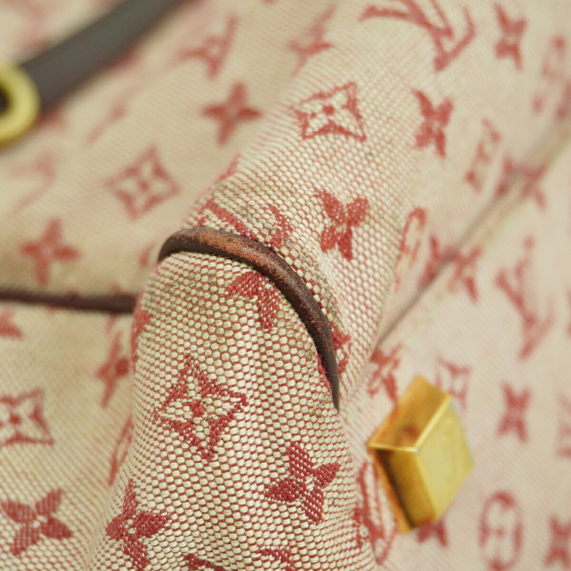 Louis Vuitton Cerise Handbag (Pre-Owned)