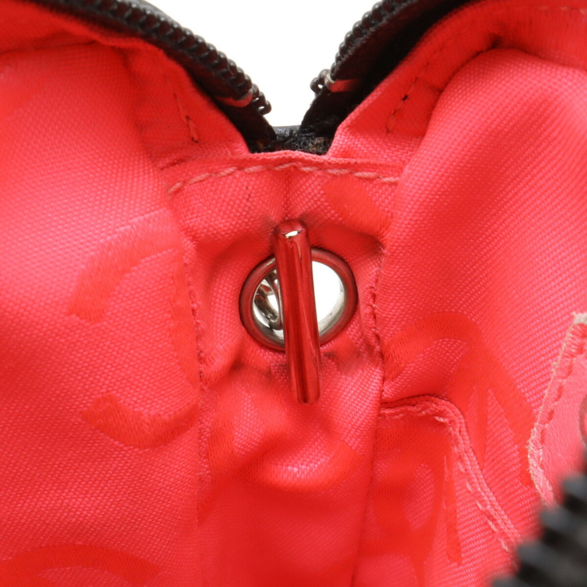 Chanel Black Pink White Leather Shoulder Bag (Pre-Owned)