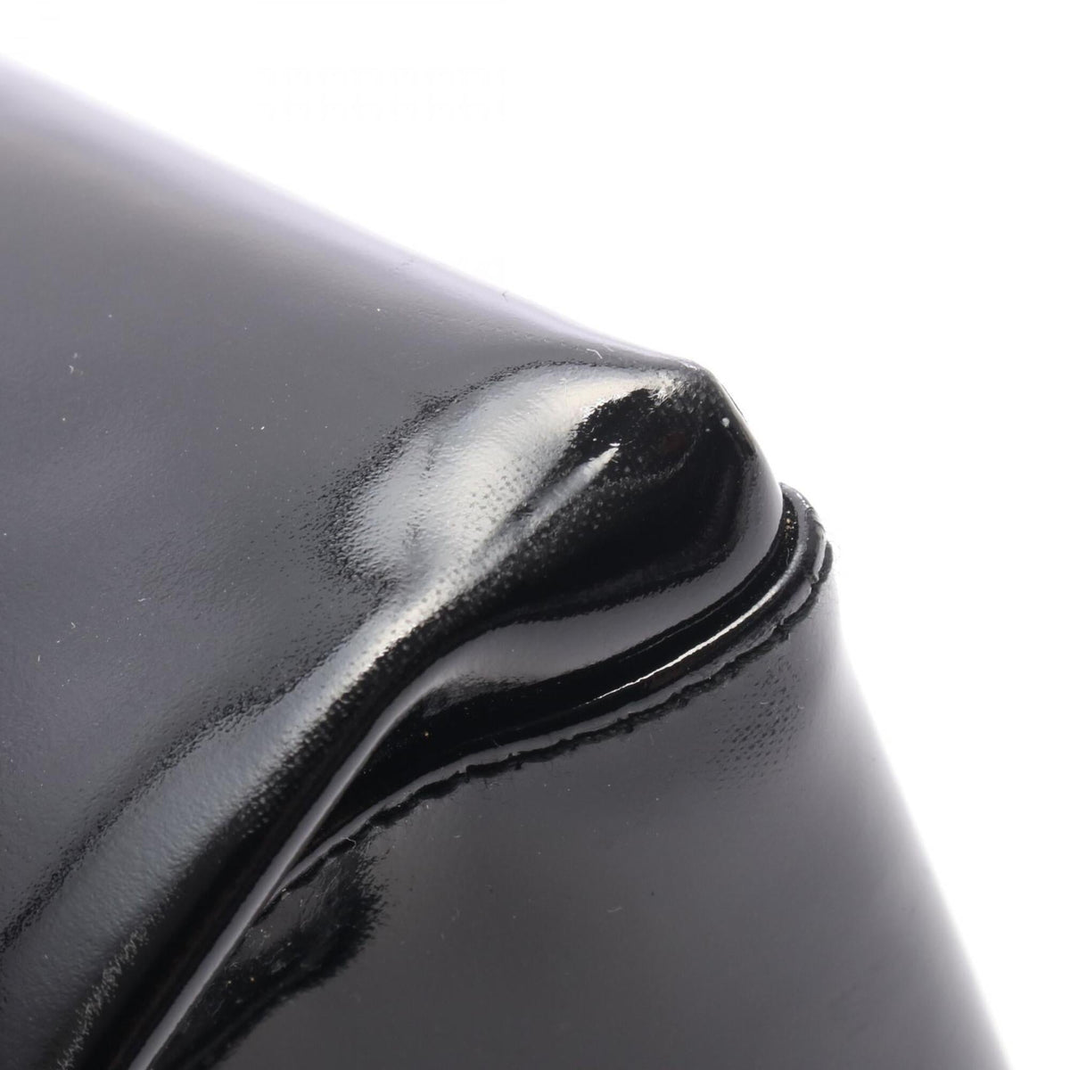 Salvatore Ferragamo Vara Black Patent Leather Shoulder Bag (Pre-Owned)