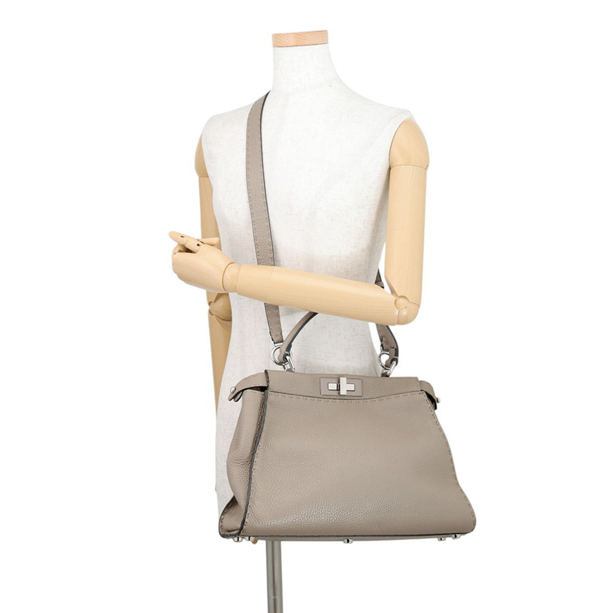 Fendi Selleria Silver Leather Handbag Shoulder Bag (Pre-Owned)