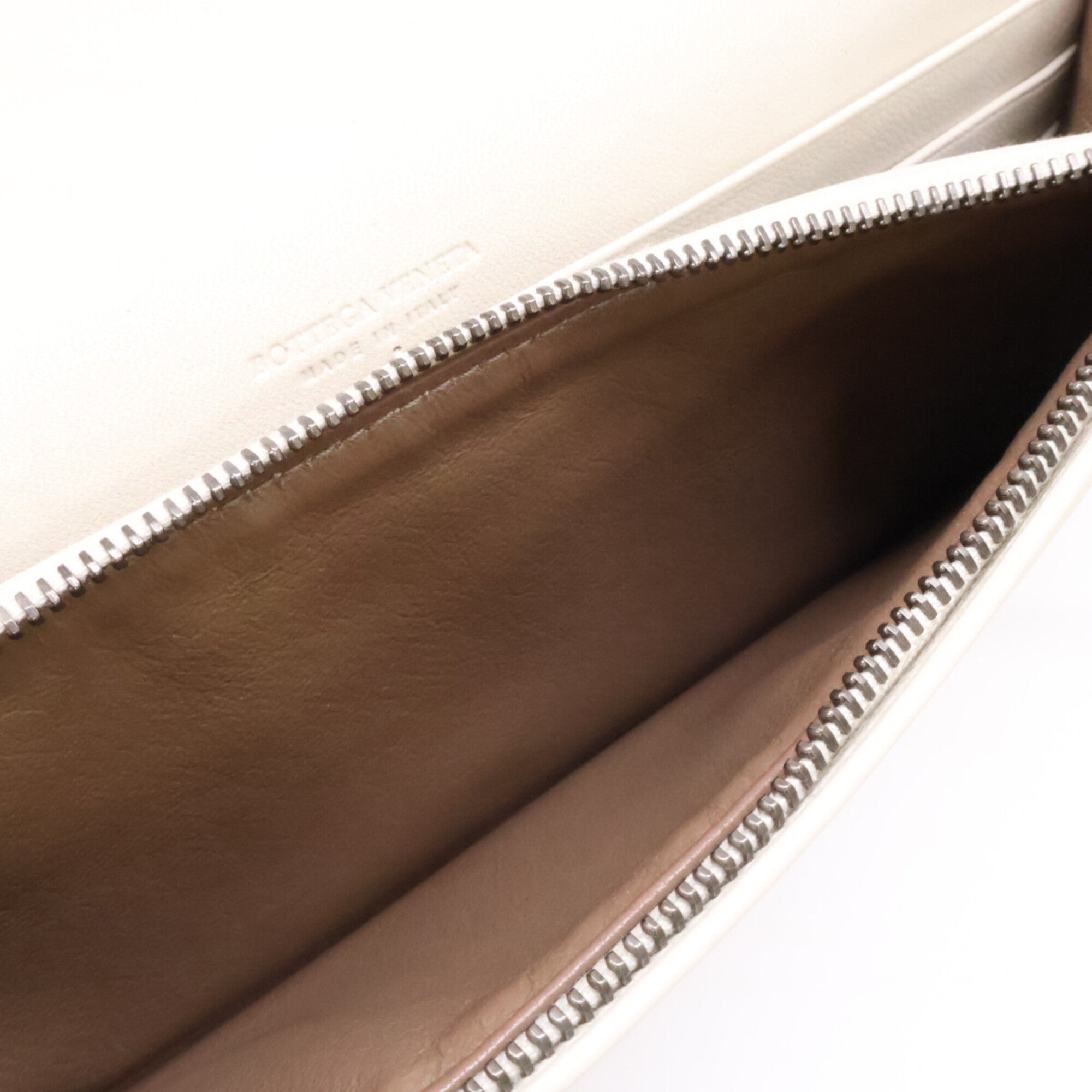 Bottega Veneta Ivory Leather Chain/Shoulder Wallet (Pre-Owned)